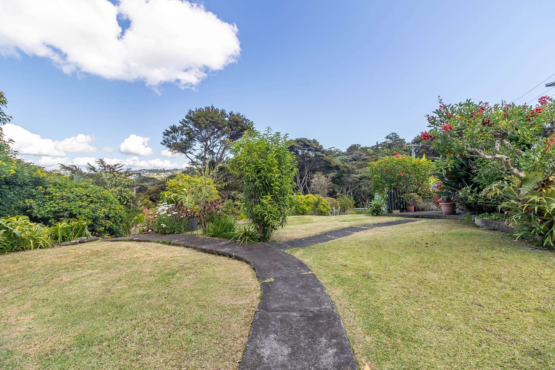 16 Hekerua Road photo 19