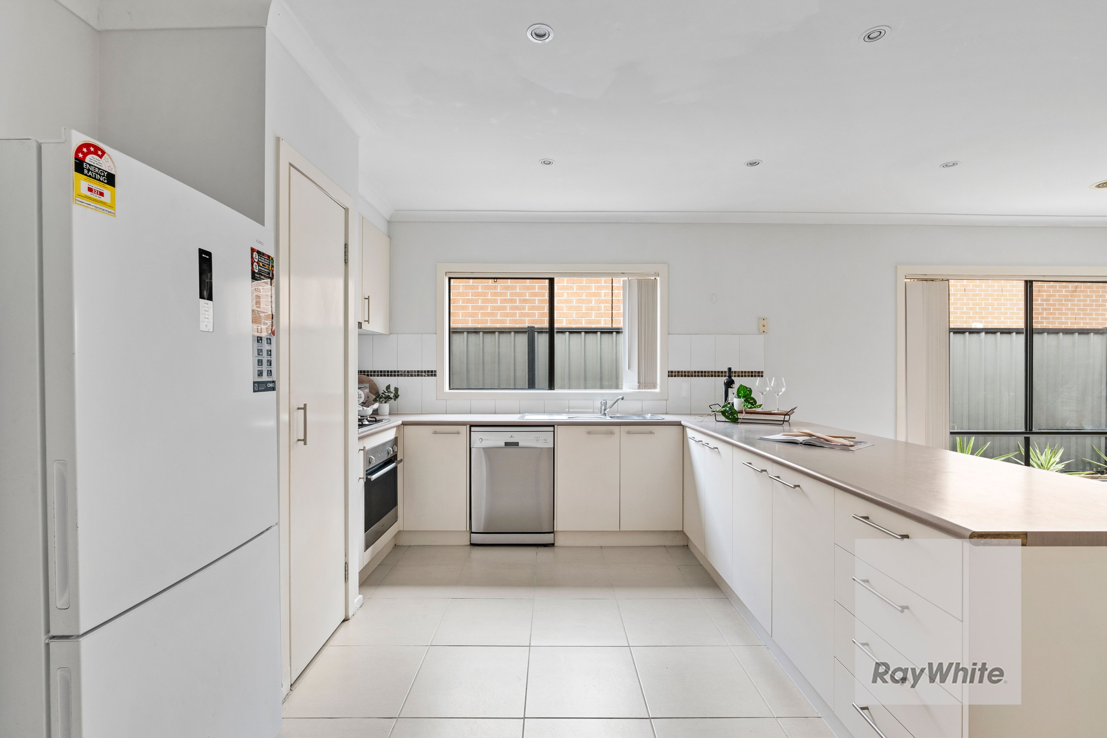 12 Jackaroo Street — photo 6 of 19