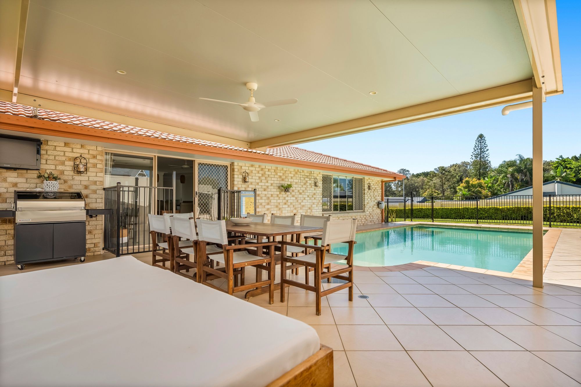 1 Woodshire Court, Carrara, QLD 4211