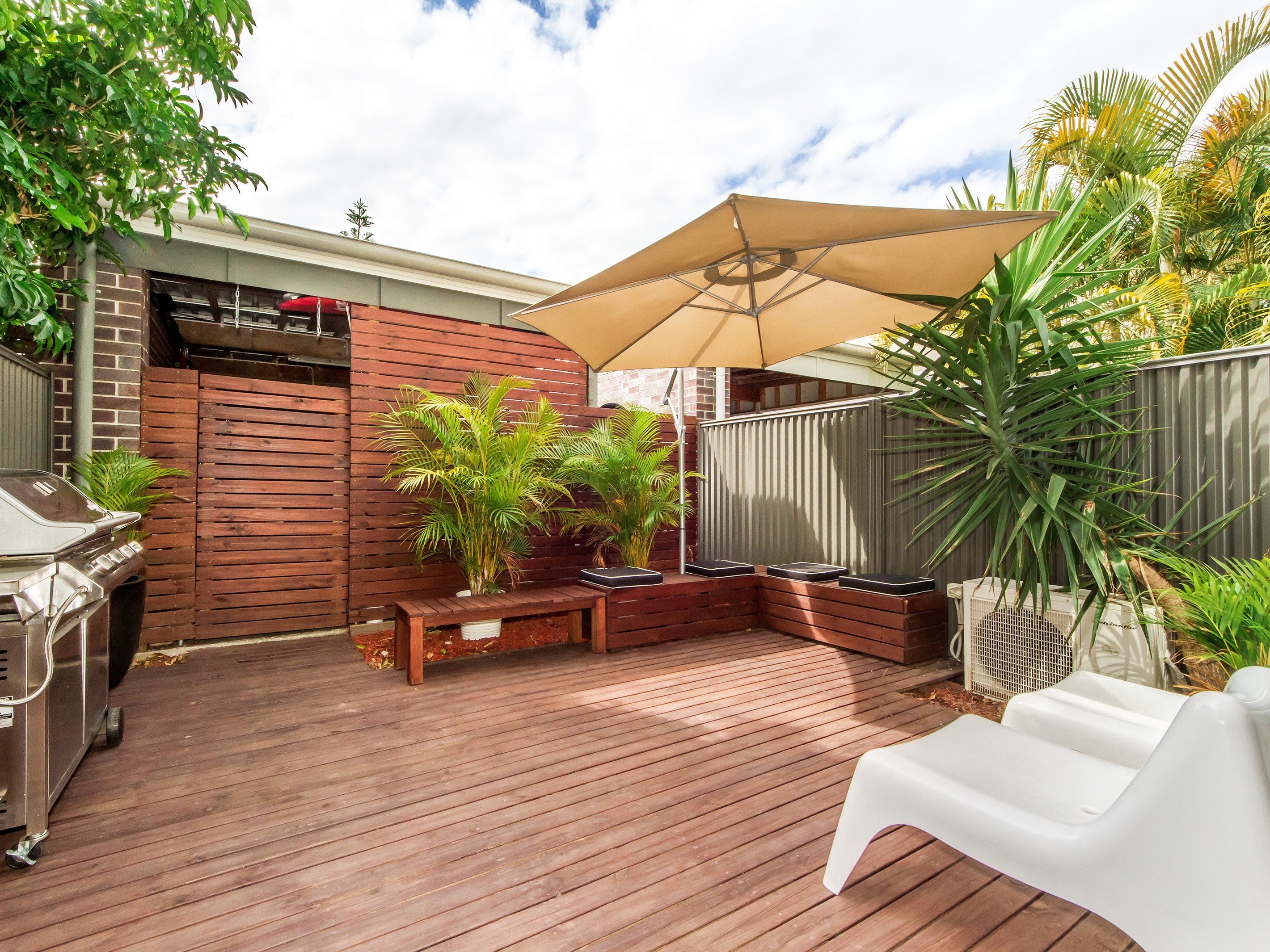 18 Lakefront Crescent, Varsity Lakes, QLD 4227