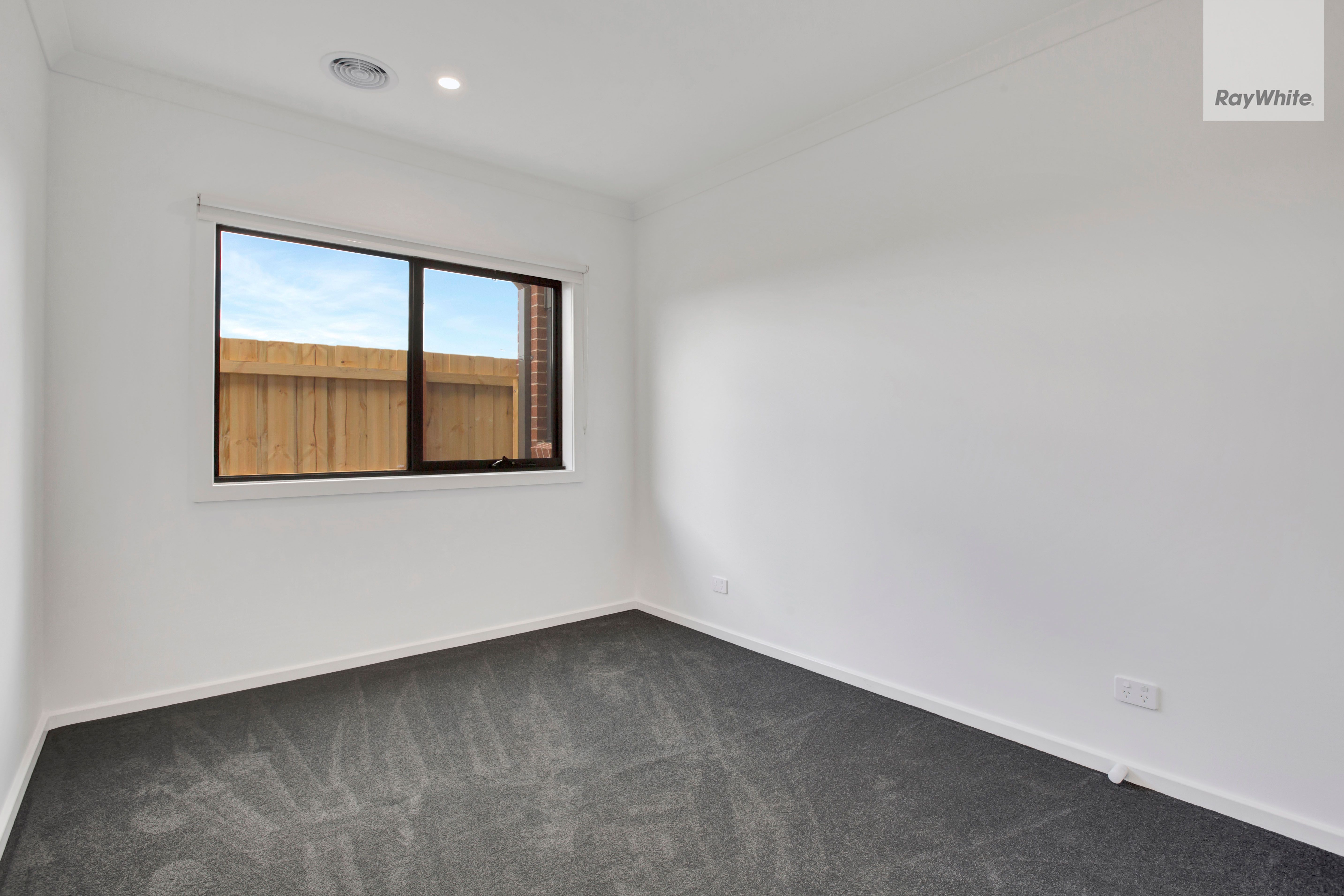 156 Newbridge Boulevard — photo 8 of 12