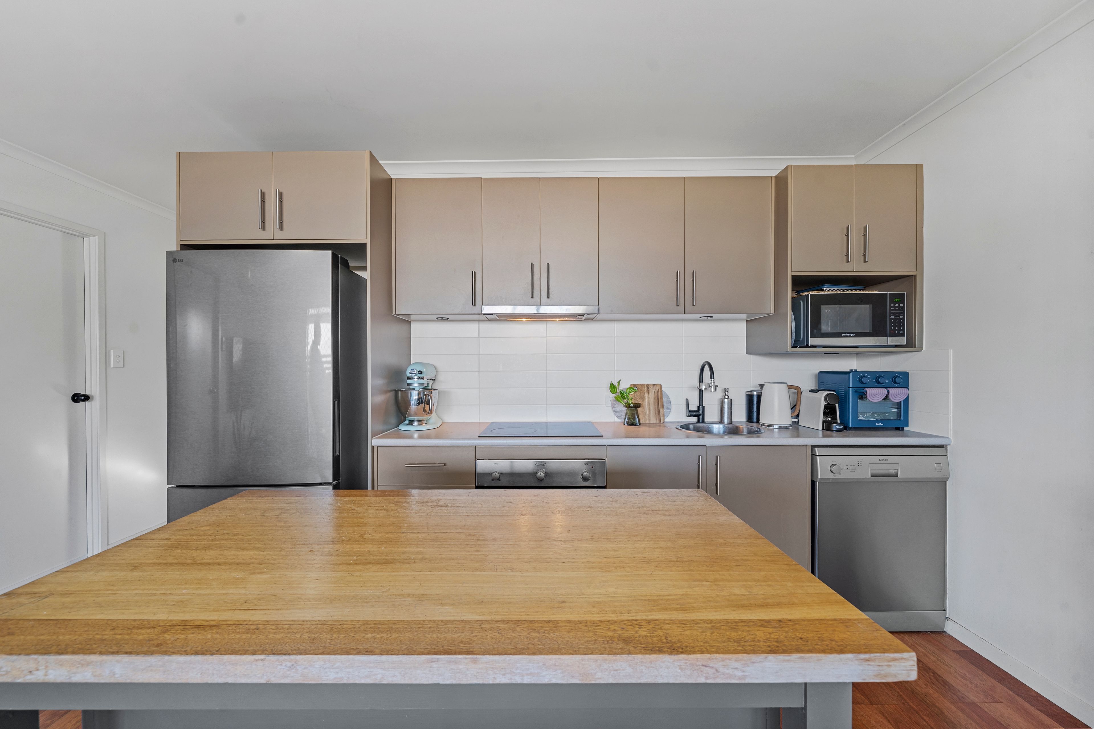 2/62-64 River Hills Road — photo 5 of 17