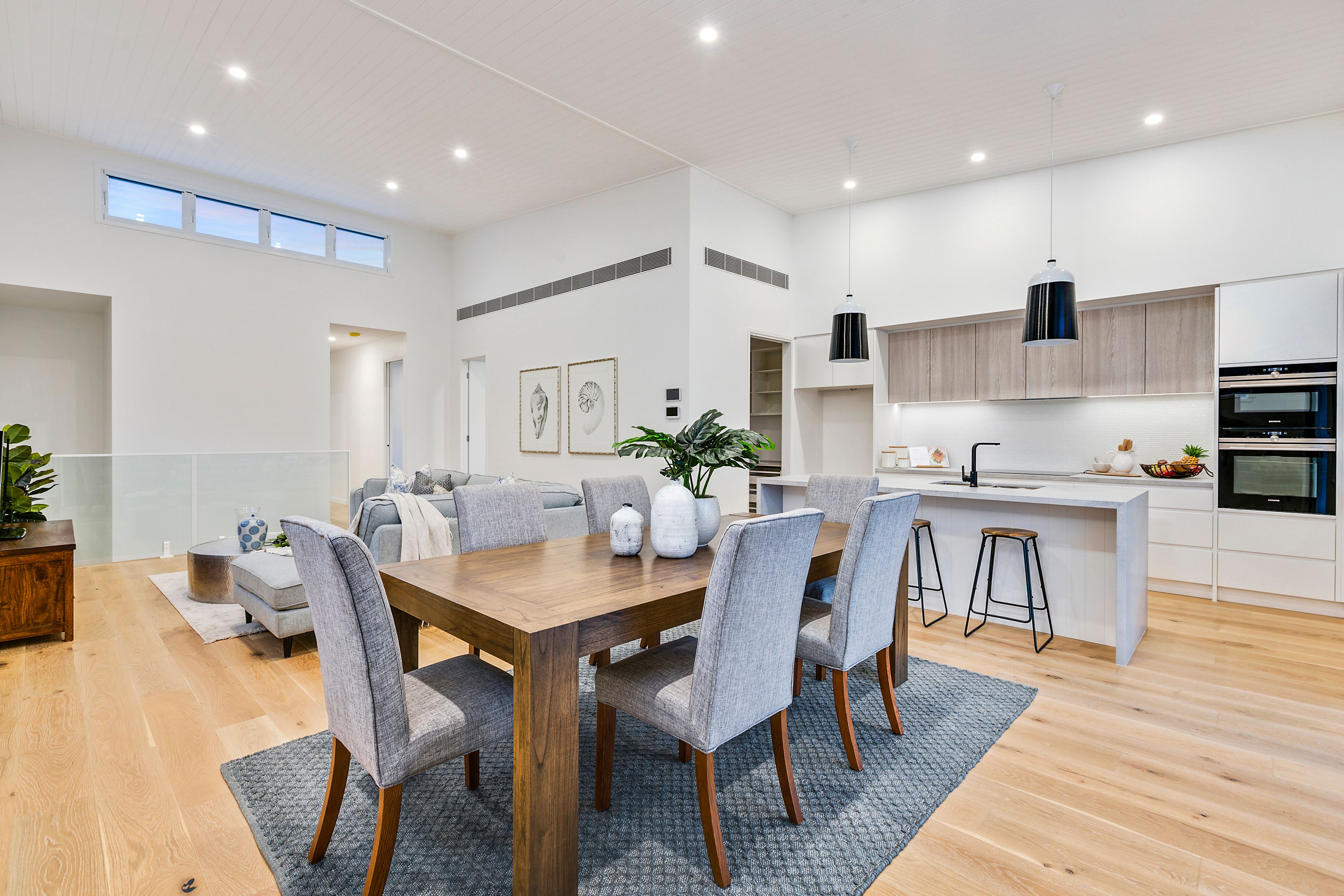 16 Back Street, Biggera Waters QLD 4216