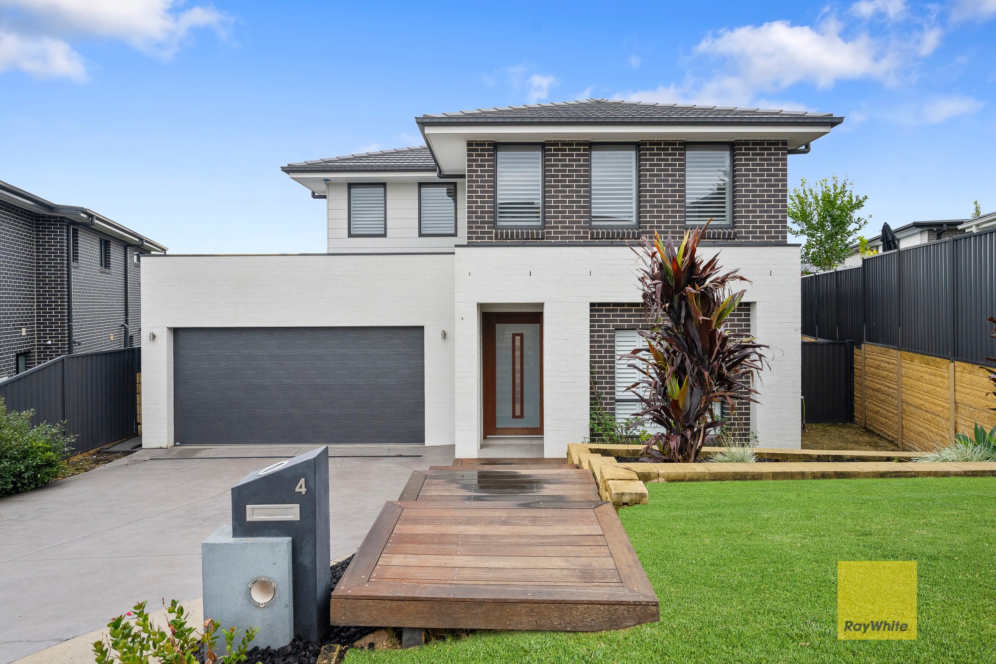 4 Farview Drive, Denham Court, NSW 2565