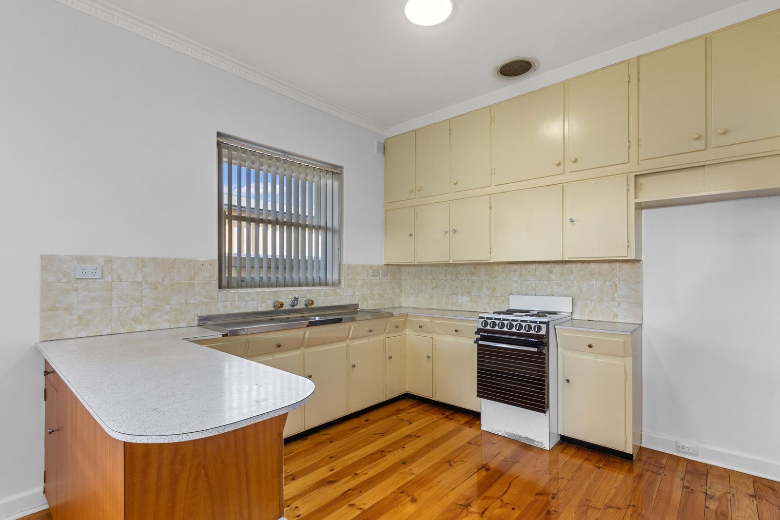 166 Bay Road — photo 6 of 27