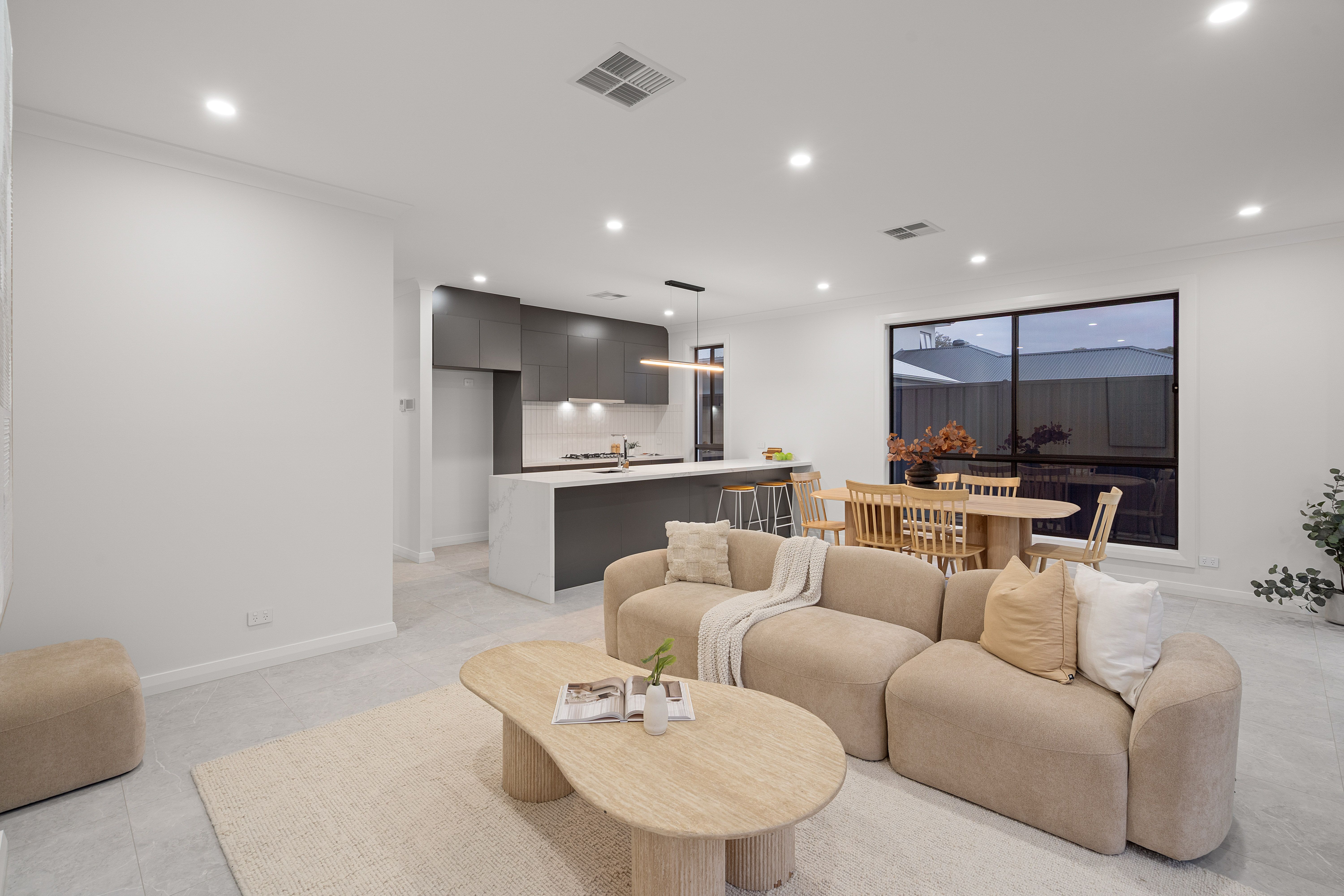 10 Kimberley Avenue — photo 5 of 24