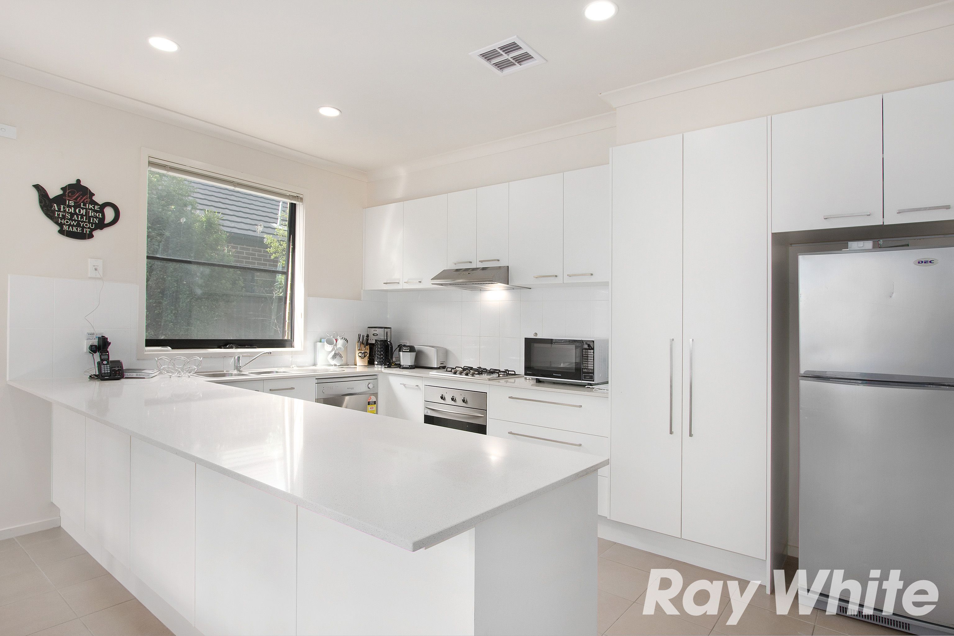 4 Harlesden Circuit, Pakenham, VIC 3810
