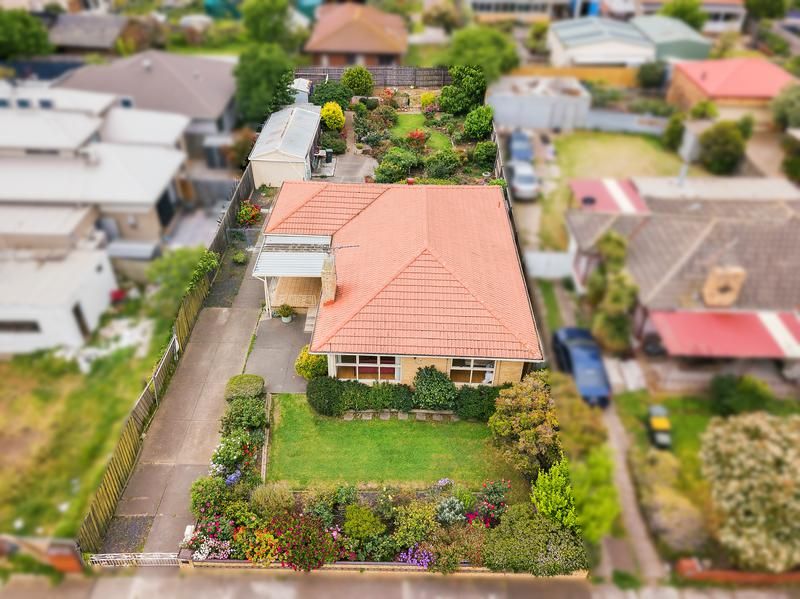 82 Primula Avenue, Brooklyn, VIC 3012