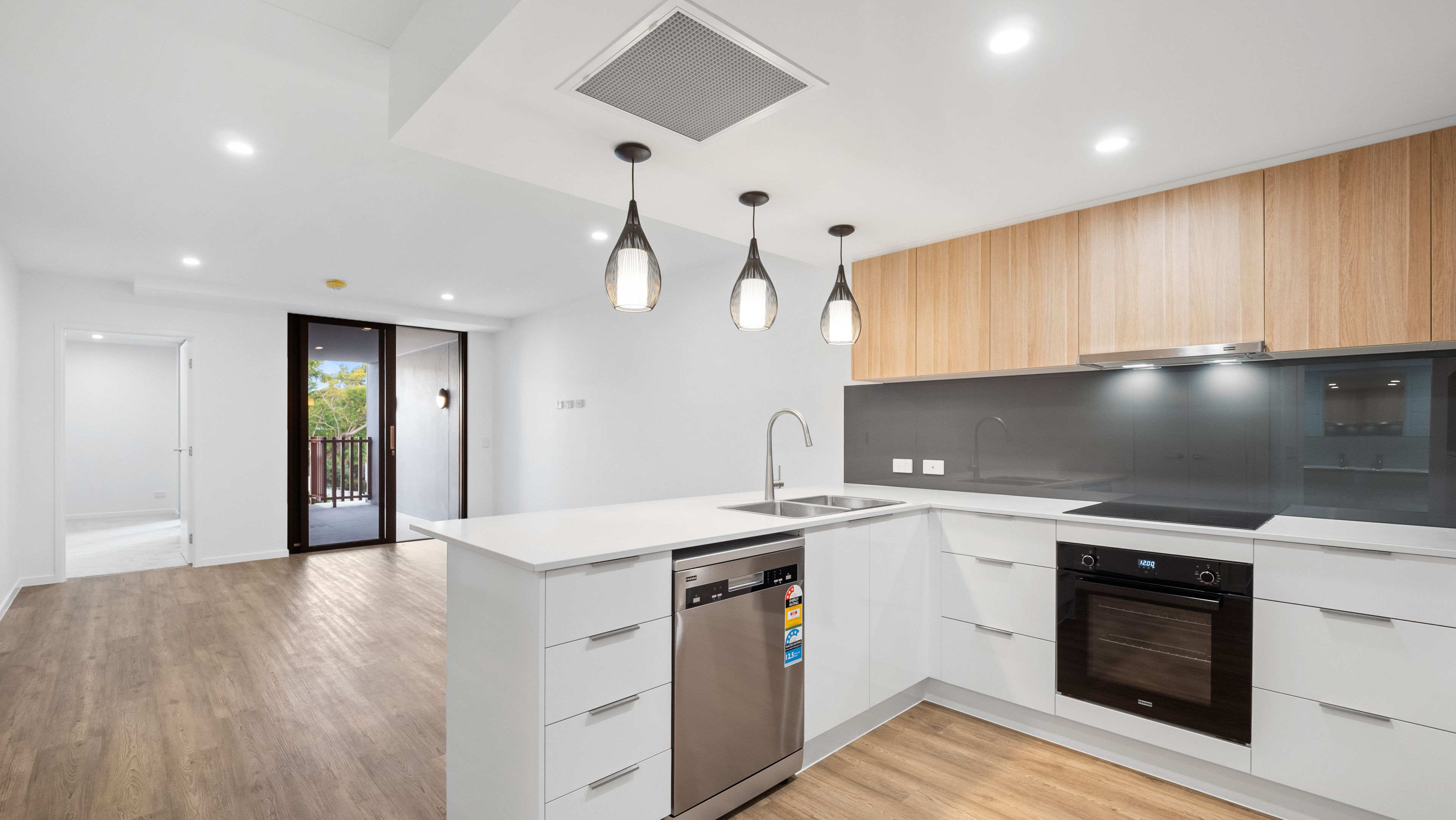 1/1418 Alfred Street, Woody Point, QLD 4019 Leased Apartment Ray