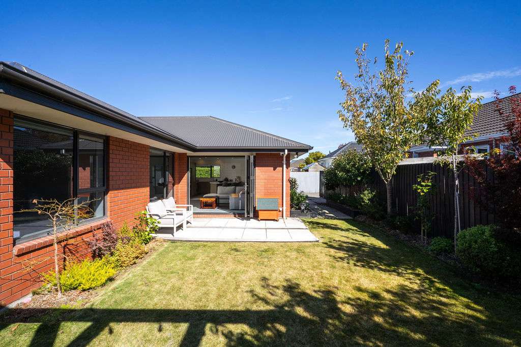 14A Dobson Street photo 17