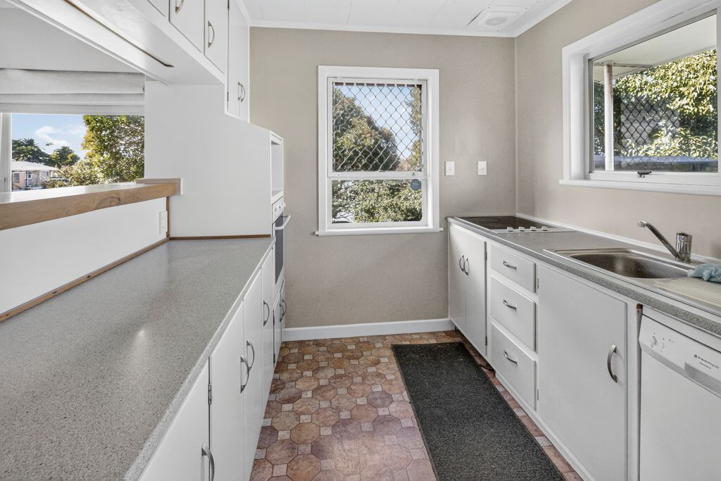 5 McKenzie Road, Mangere Bridge, Manukau City