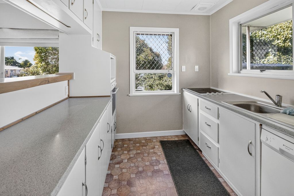 5 McKenzie Road, Mangere Bridge, Manukau City
