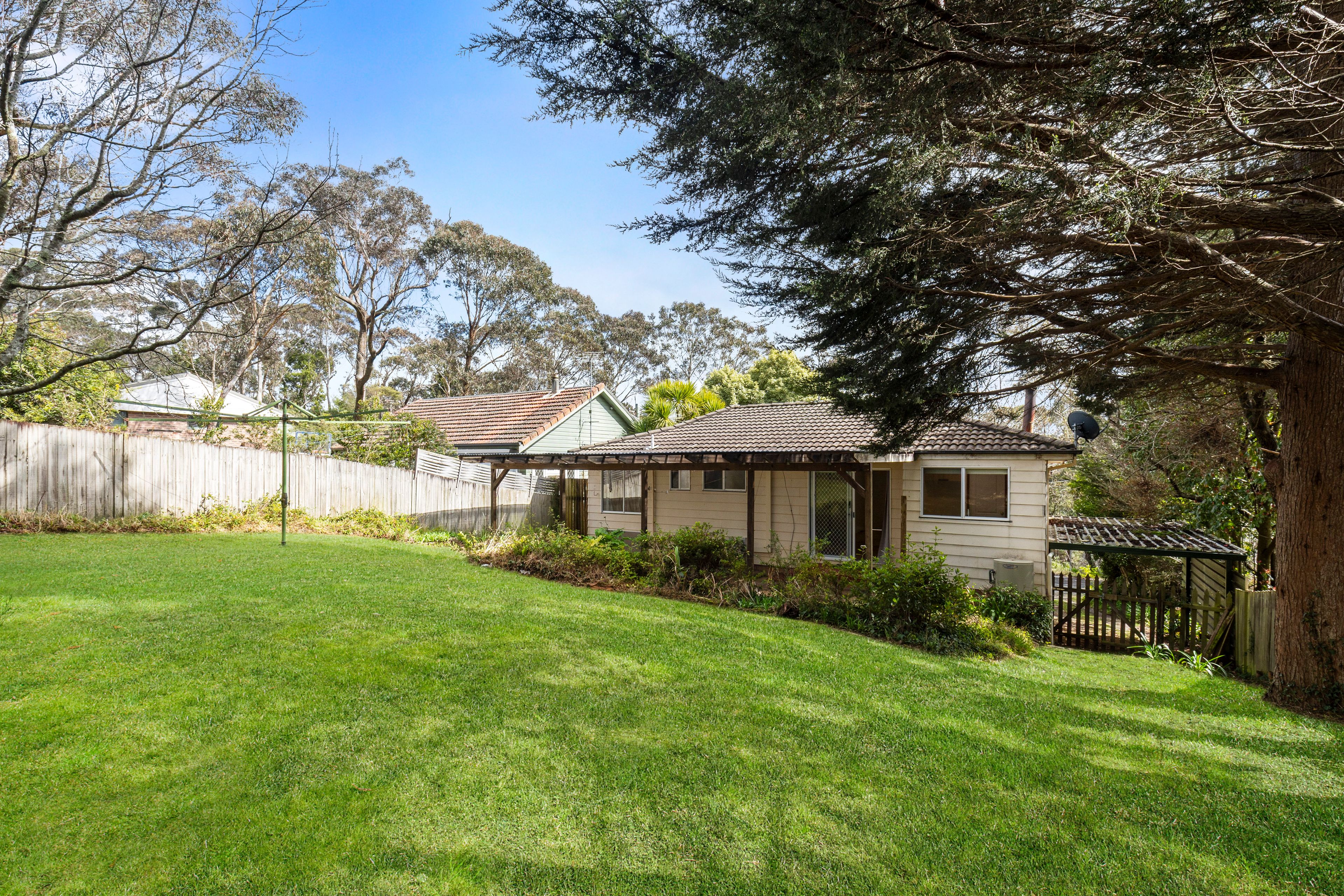 63 Godson Avenue — photo 10 of 10