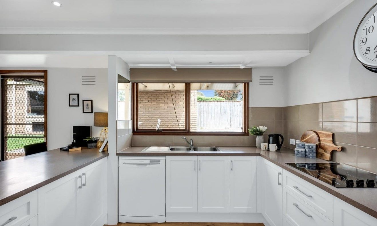 10 Cambden Park Parade, Ferntree Gully, VIC 3156