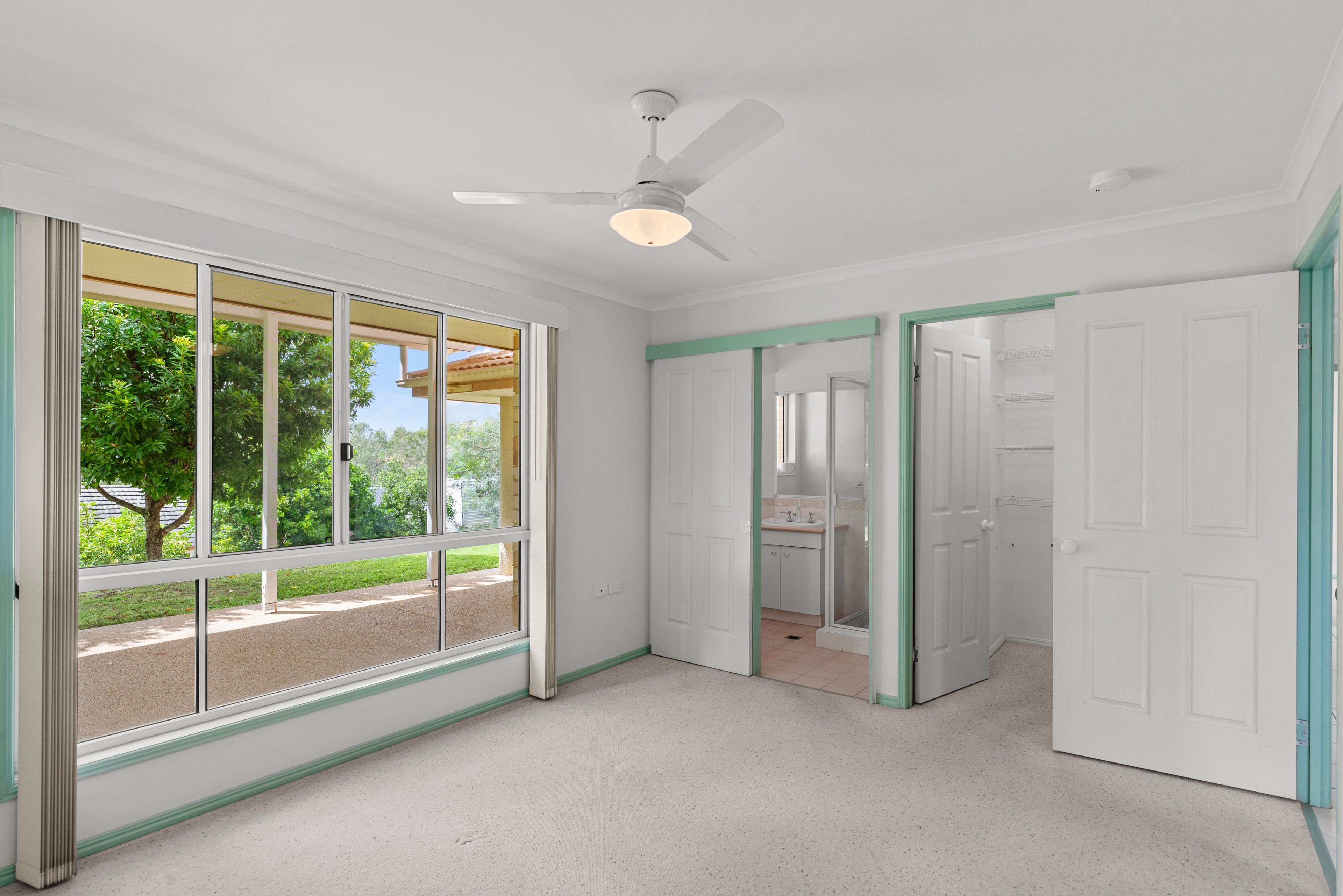6 Colonial Court — photo 9 of 11