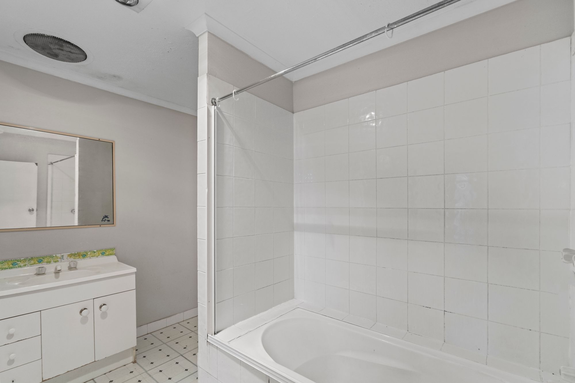 6 Acacia Road — photo 12 of 16
