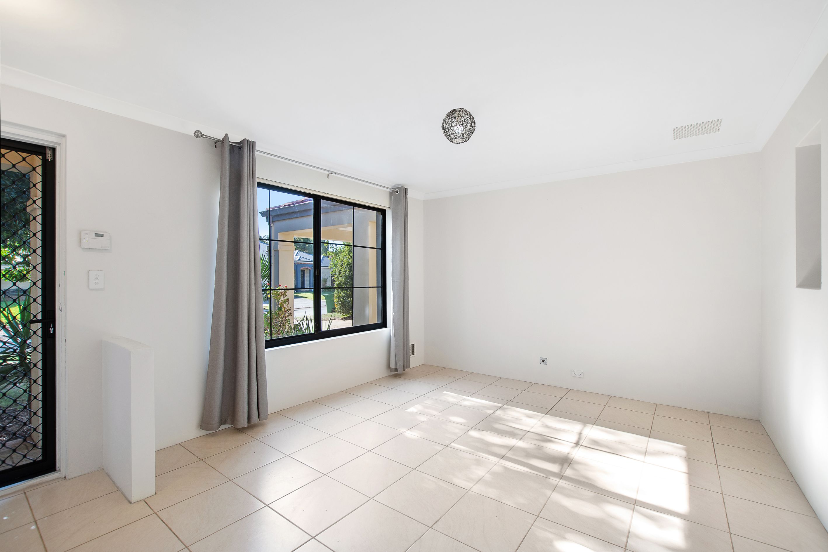 4 Curlewis Drive, Baldivis, WA 6171