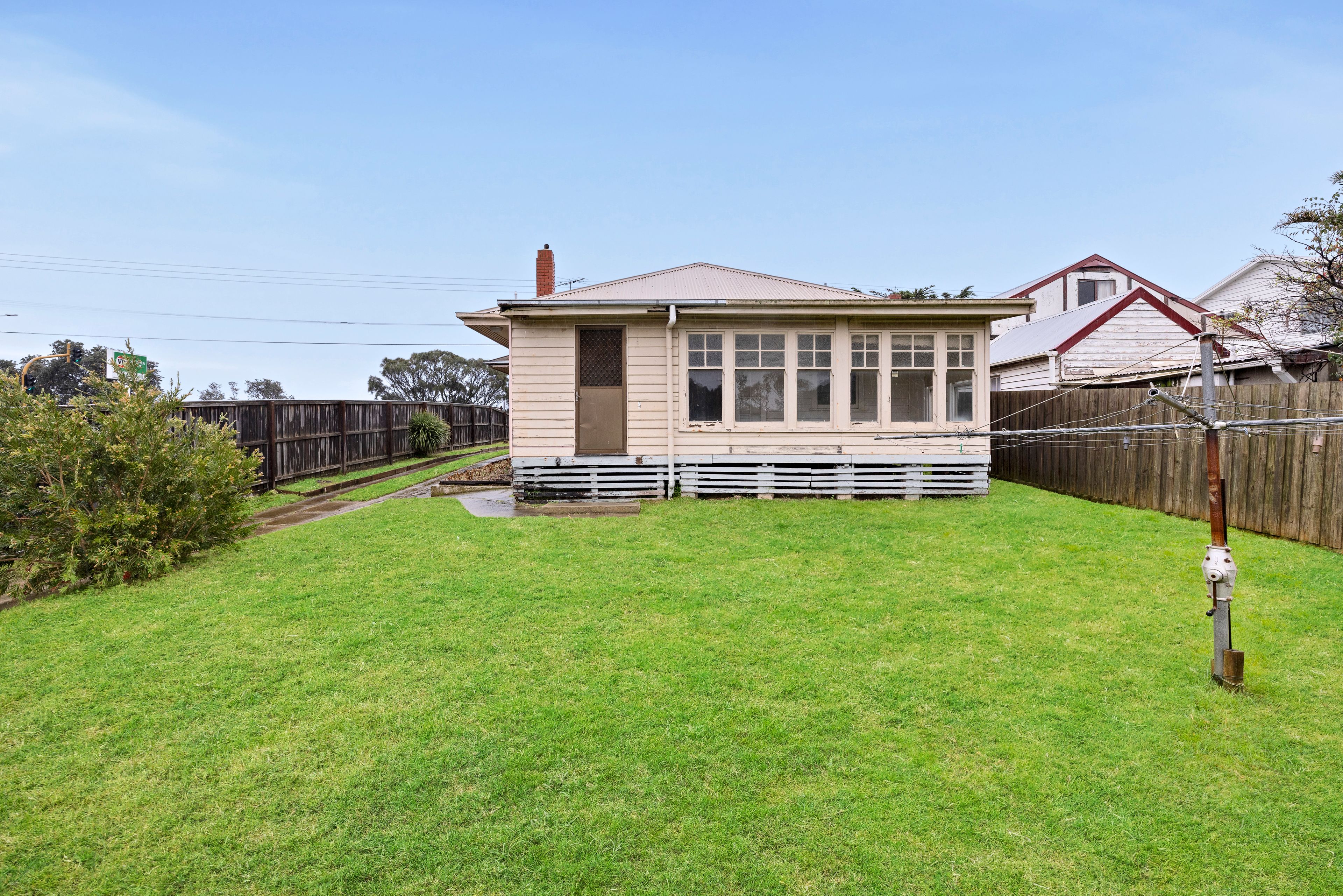 28 Nepean Highway — photo 3 of 20