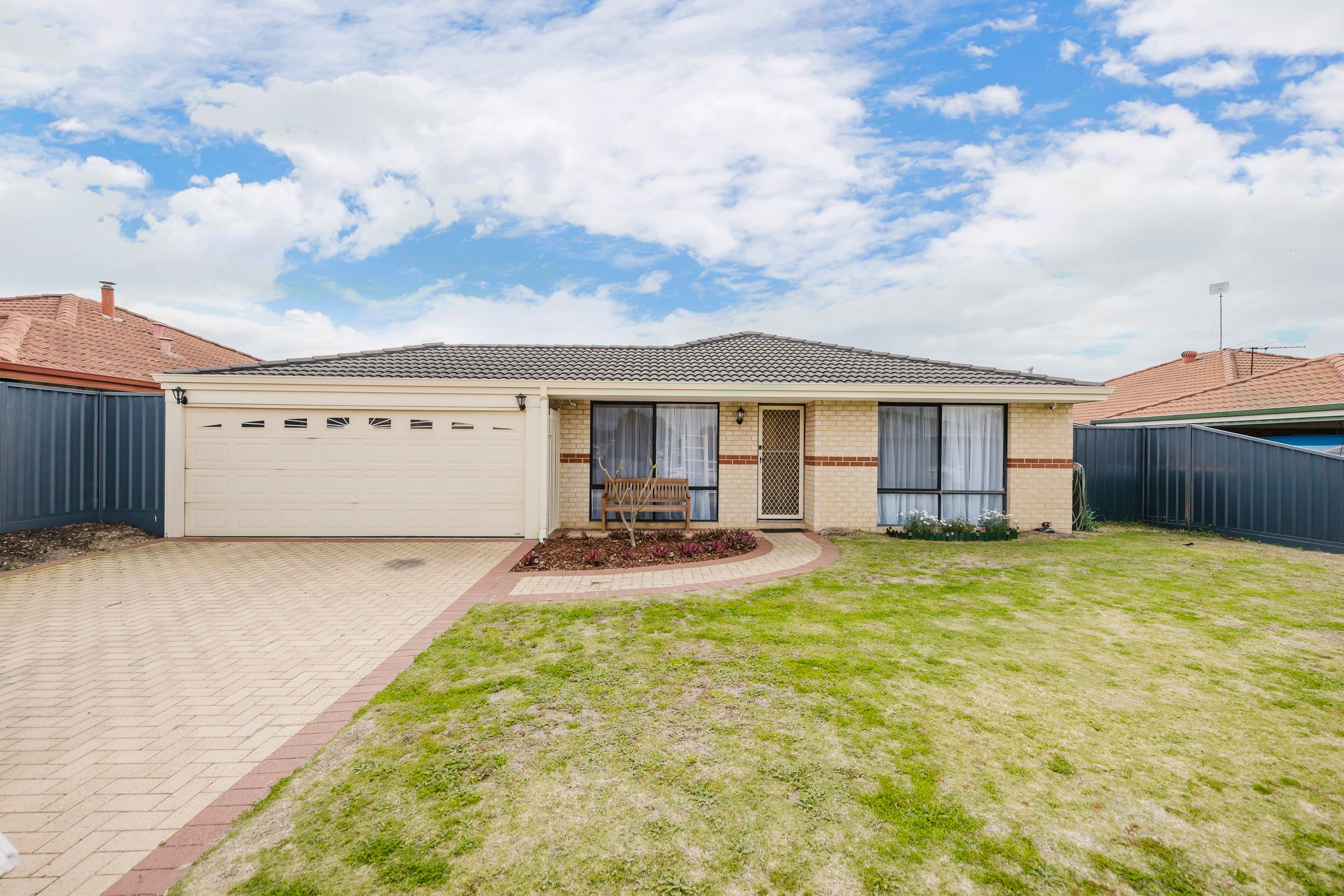 14 Pyrenees Court, Caversham, WA 6055