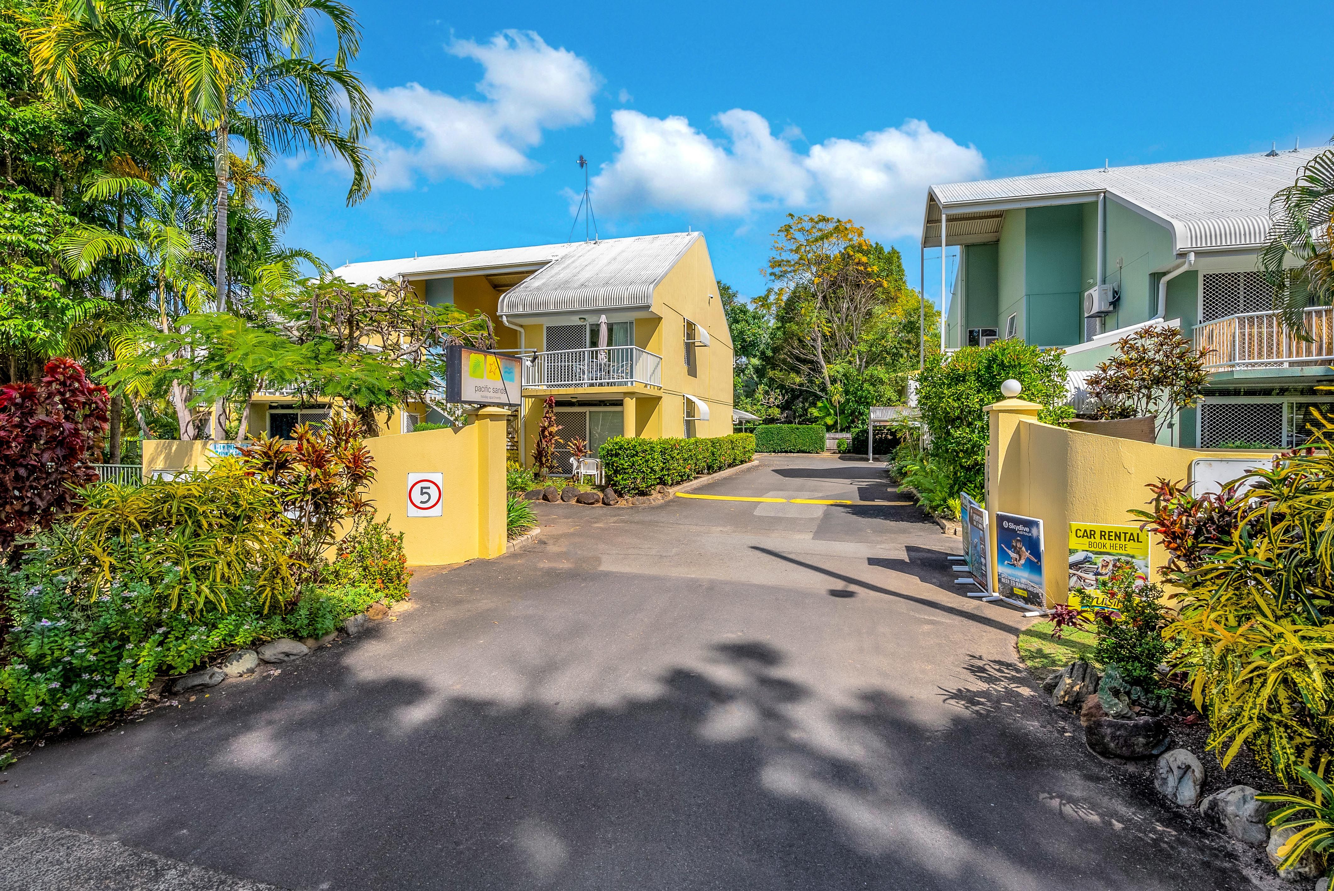 1-19 Poinciana Street, Holloways Beach QLD 4878