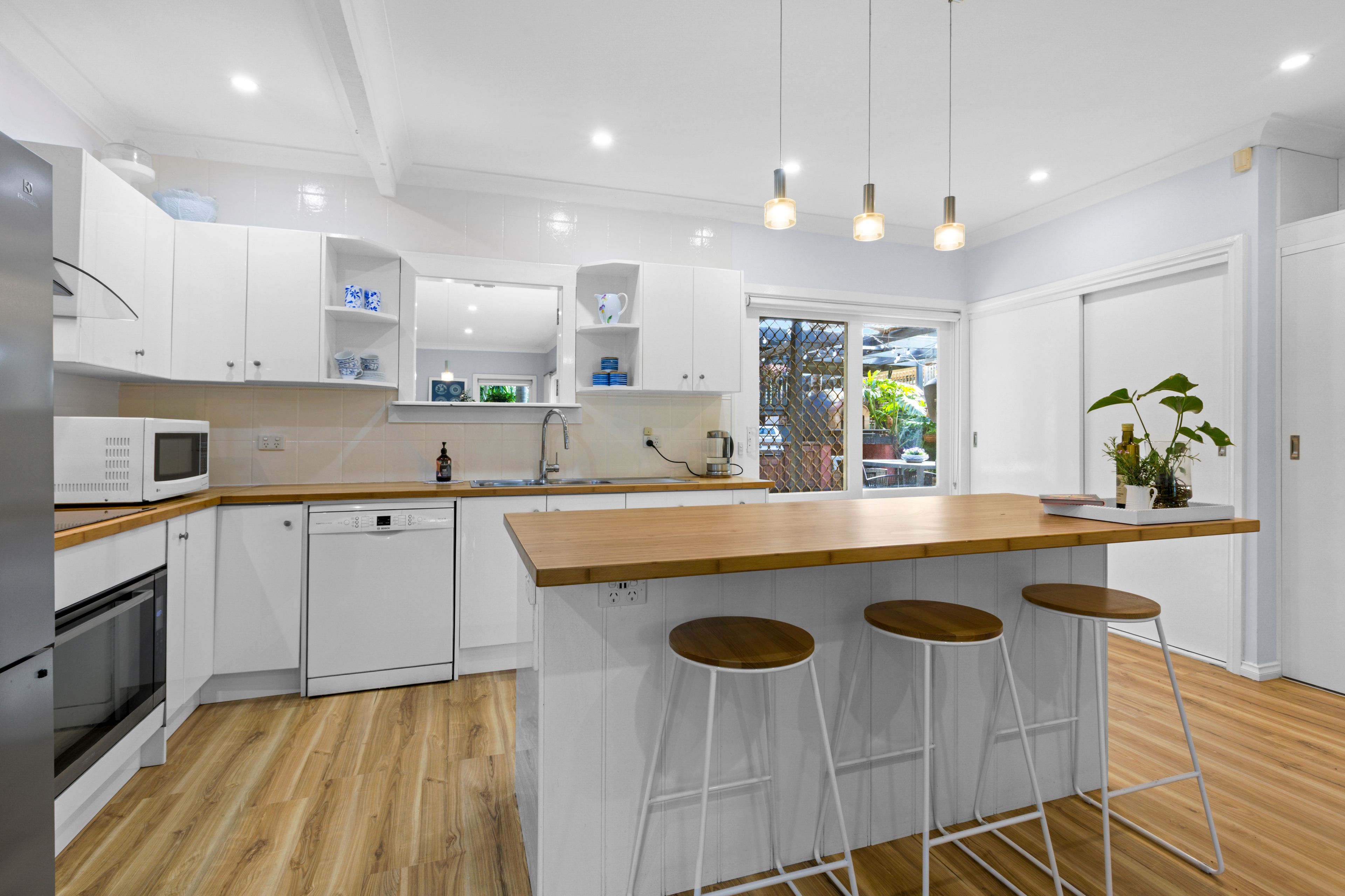 16 Kubis Crescent — photo 5 of 16