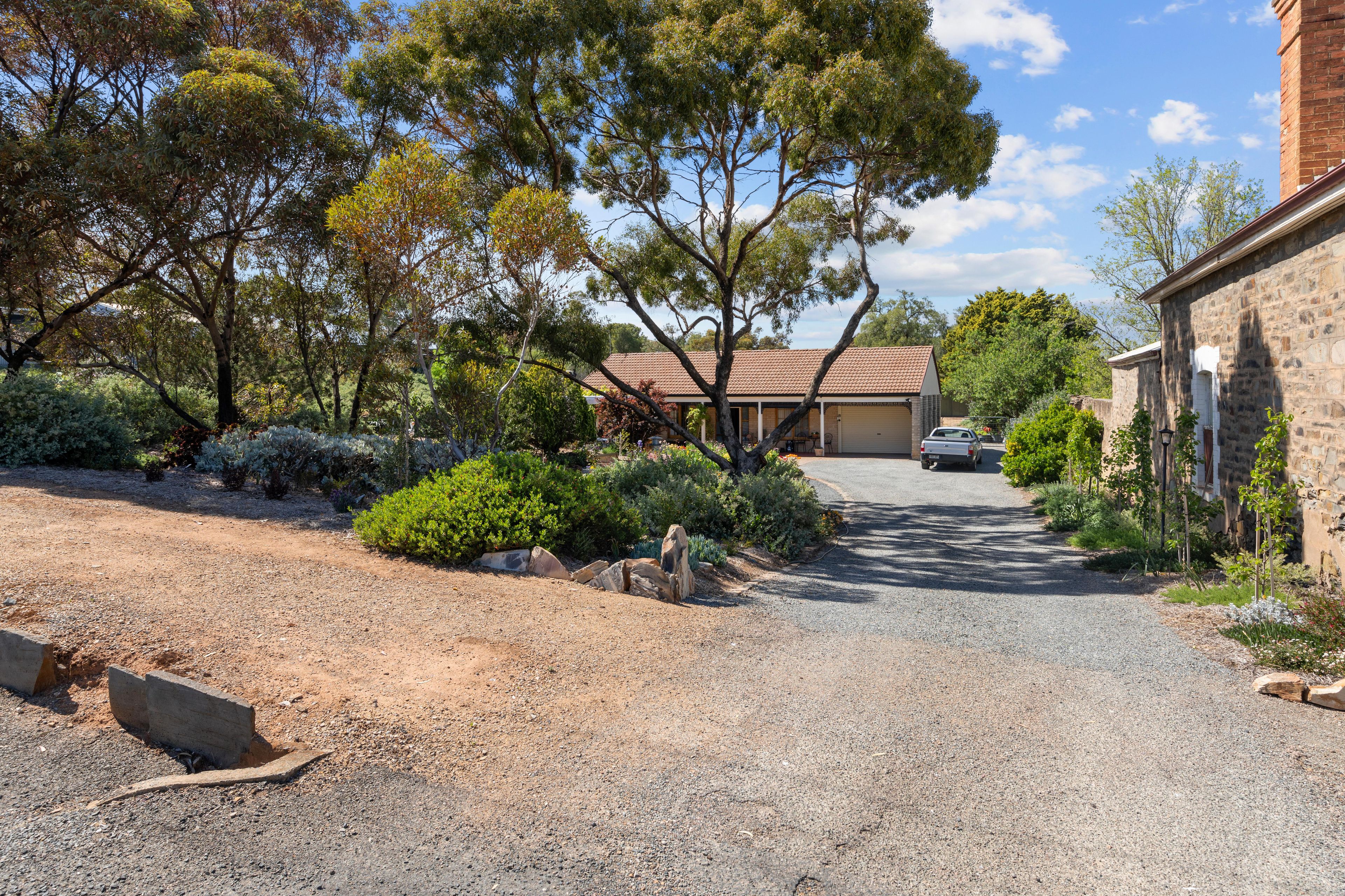 10 Bridge Street East, Burra, SA 5417