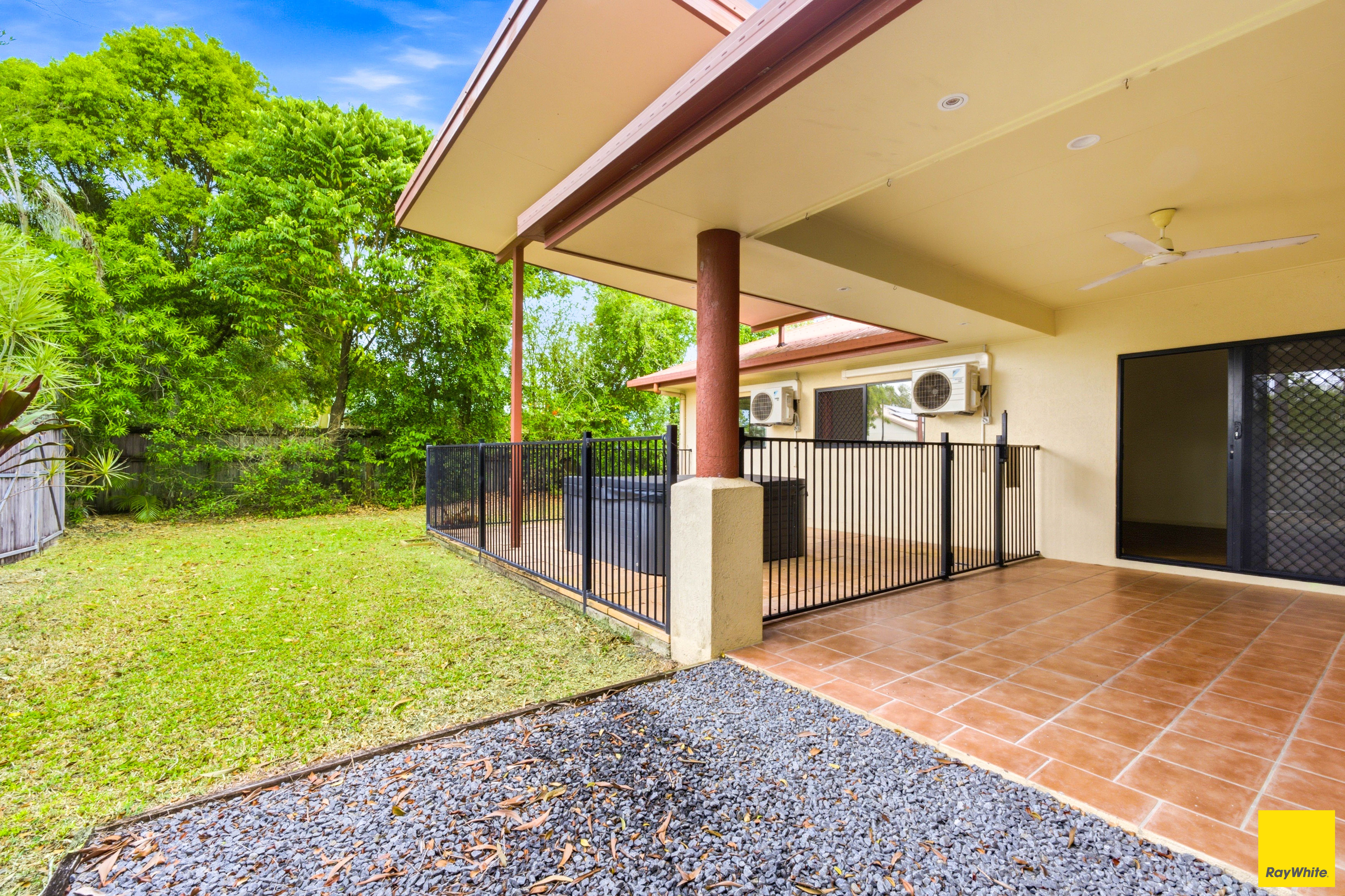 1 Kurrimine Close — photo 4 of 21