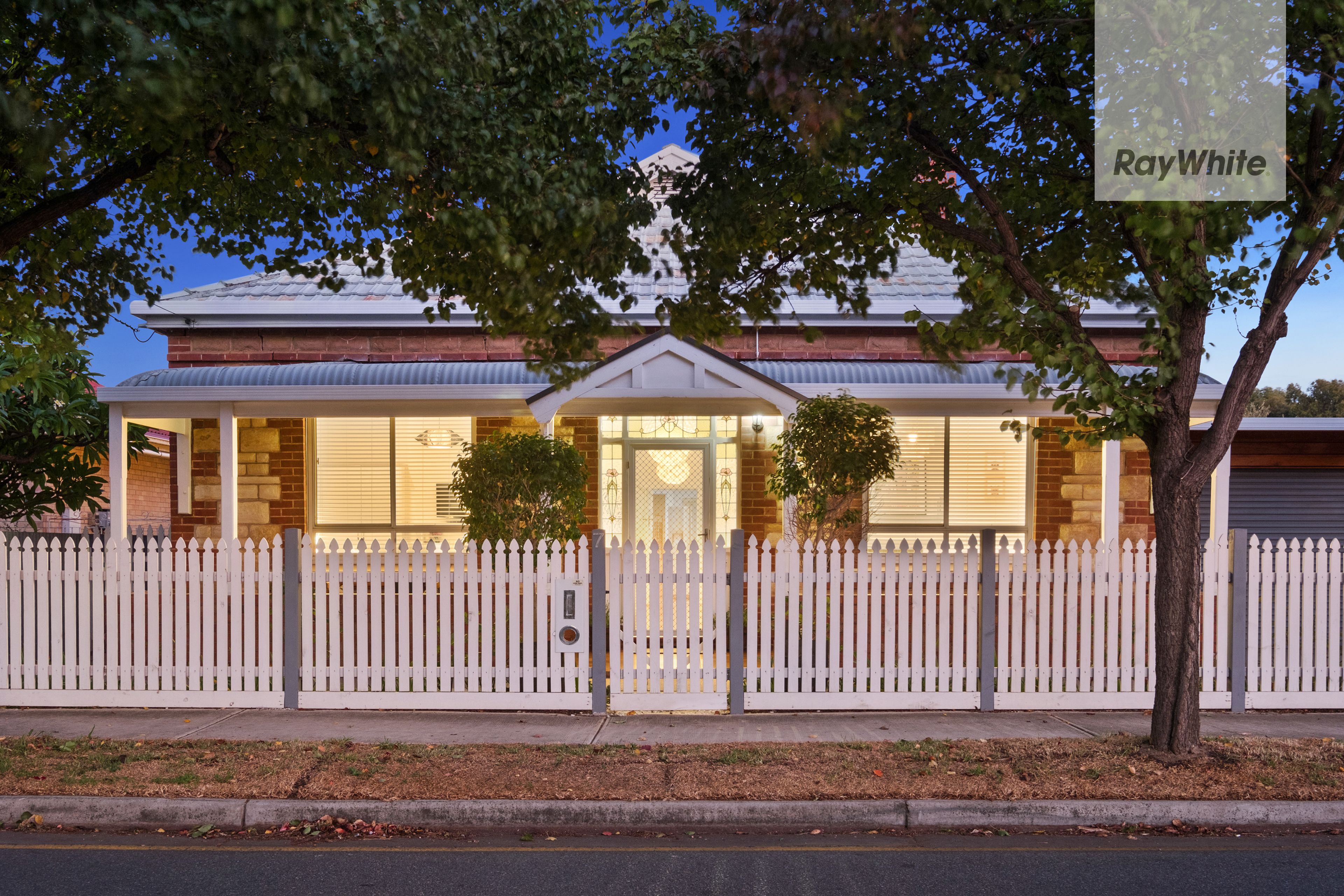 7 Oval Avenue, Woodville South SA 5011