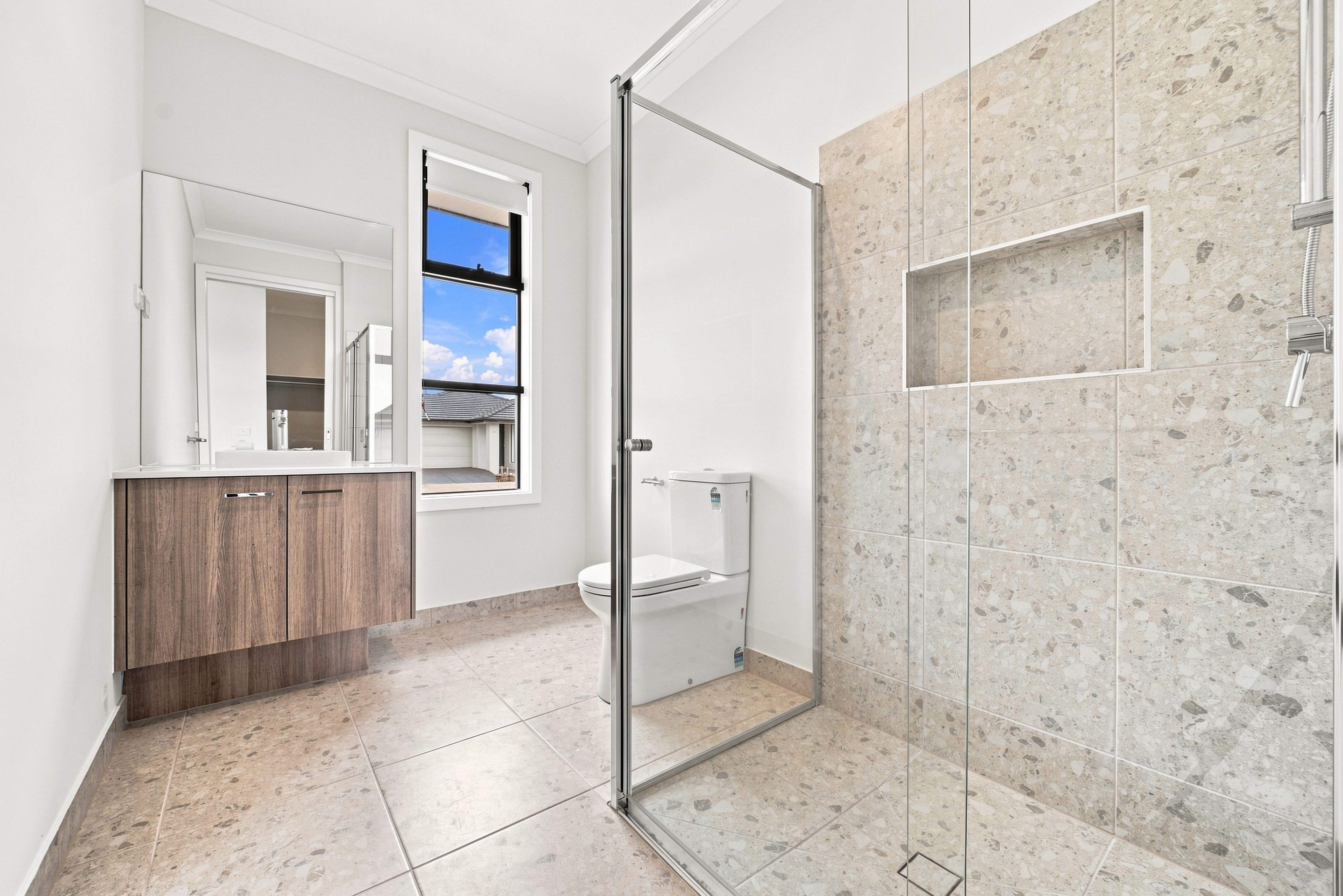5 Castlecove Street — photo 10 of 22