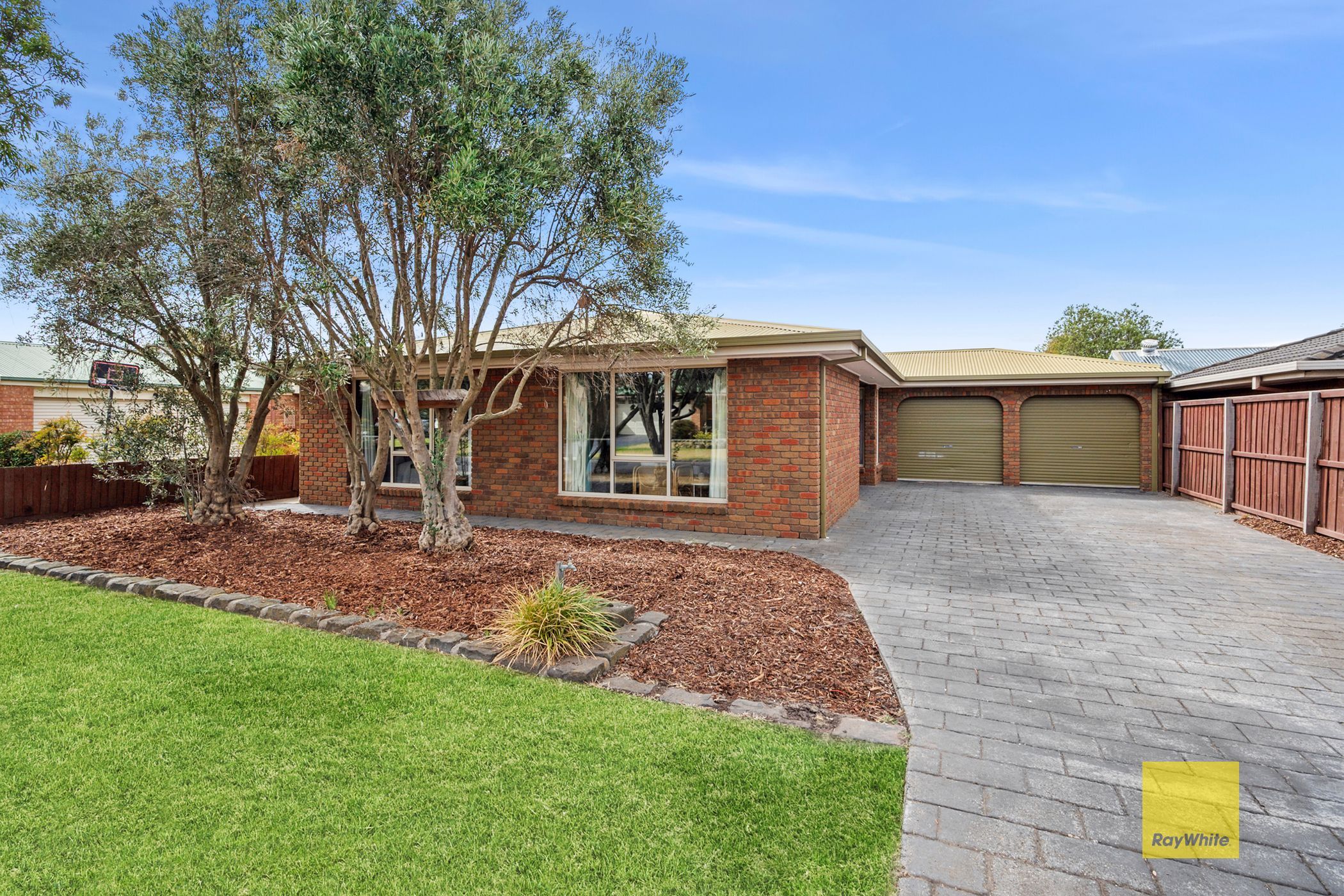 24 Rowe Street, Hamlyn Heights VIC 3215