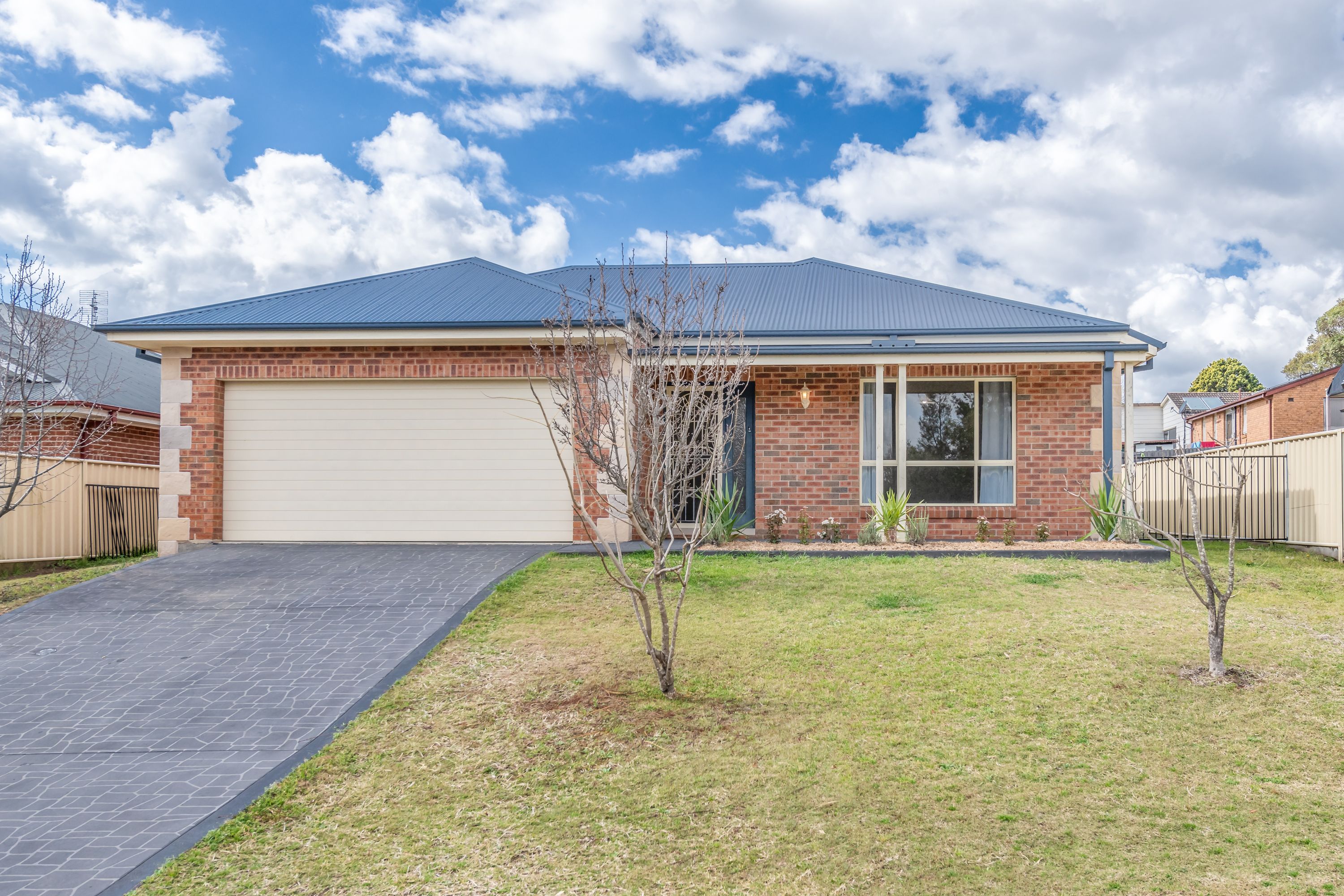 4 Hillview Avenue, Dungog, NSW 2420