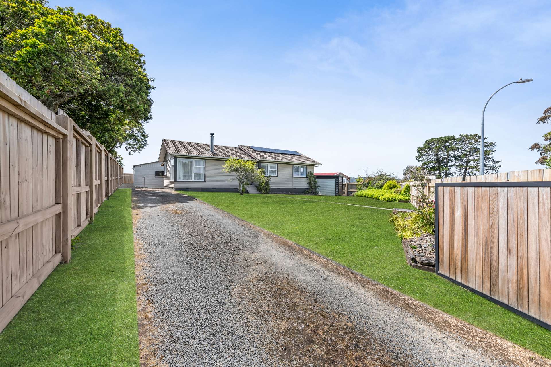 15 Waikaremoana Place photo 2