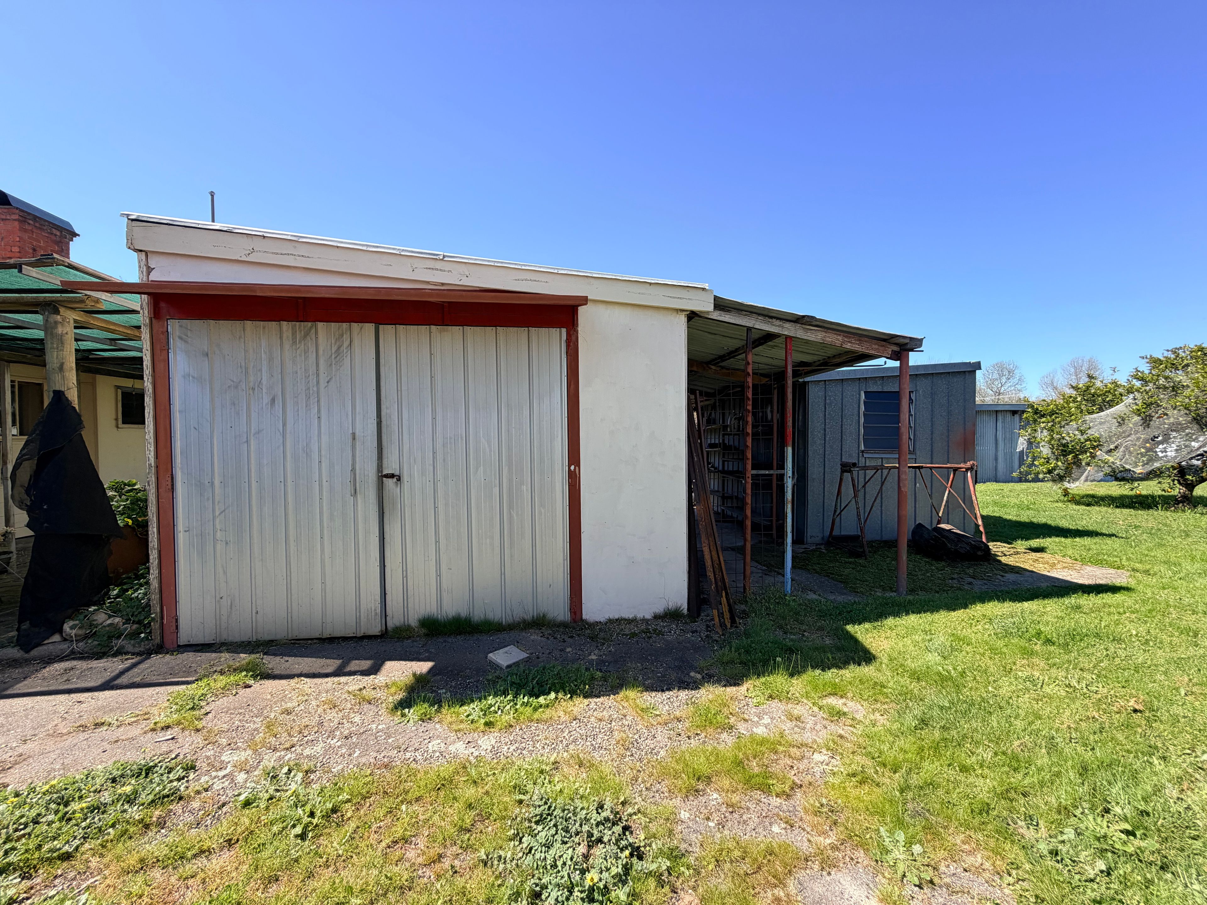 199 Hanson Street — photo 14 of 16