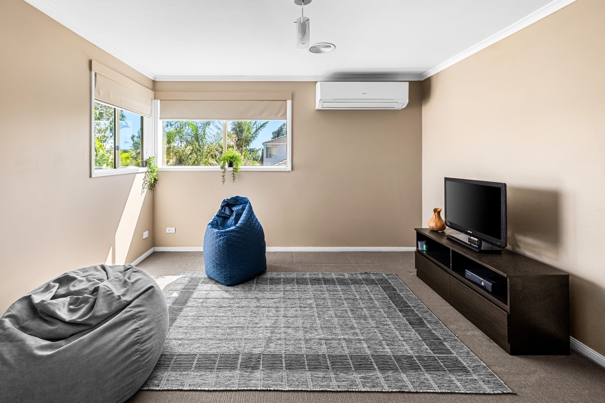 1 Trentham Close — photo 10 of 25