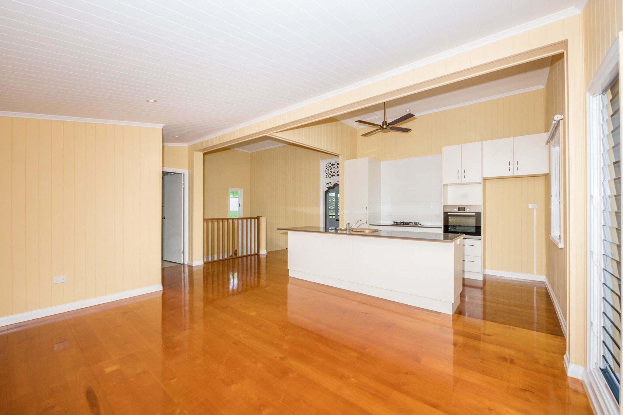 61 Carmody Street, Hermit Park, QLD 4812