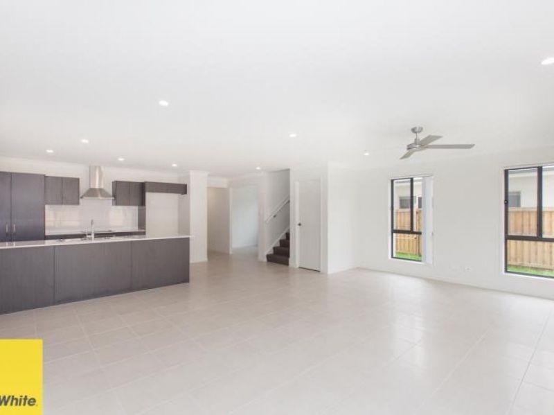 8 Waters Close, Hope Island, QLD 4212
