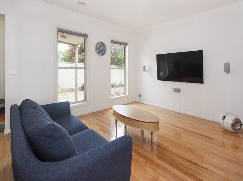 2/116 Clyde Street, Soldiers Hill, VIC 3350