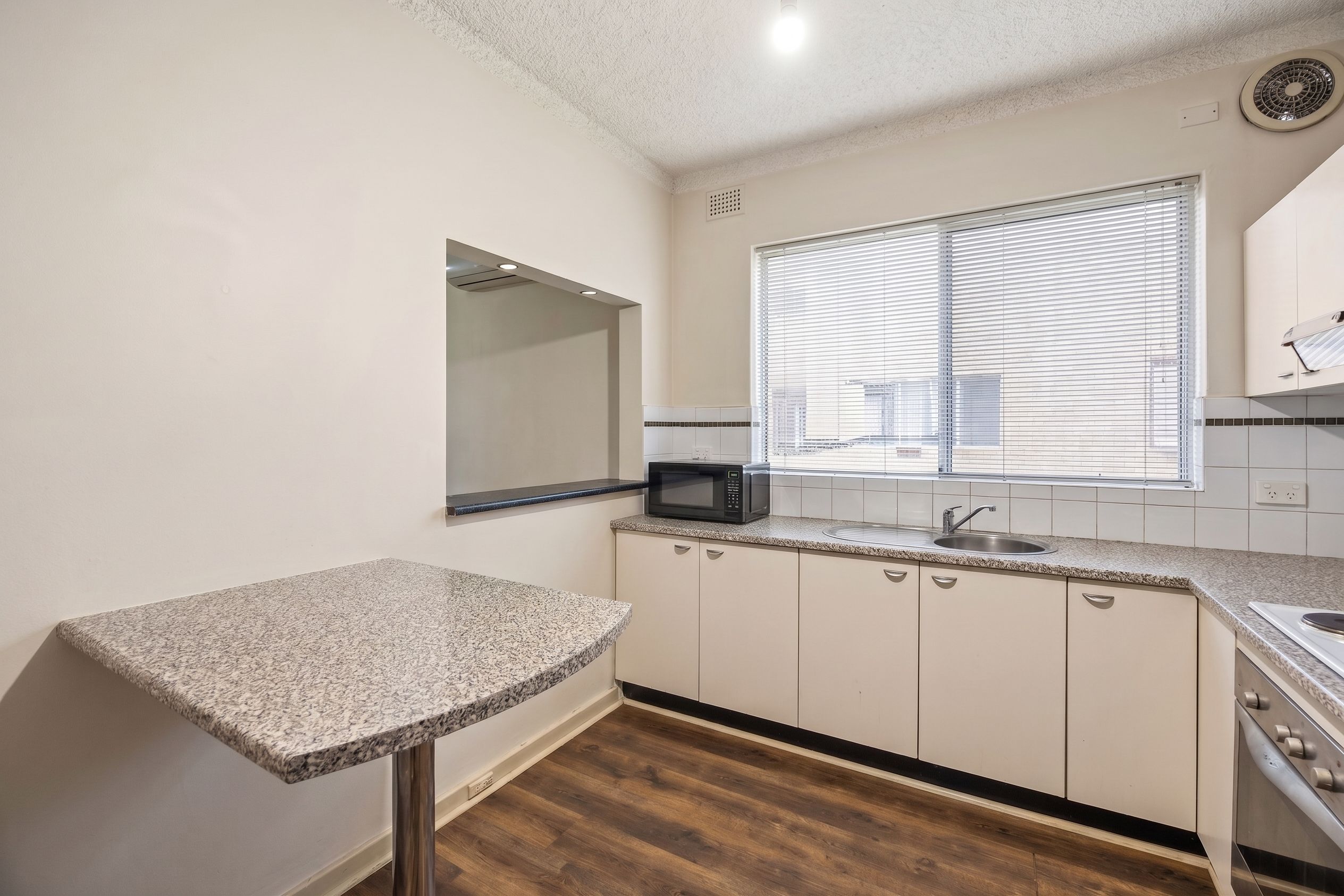 4/38 Carlisle Street — photo 4 of 16