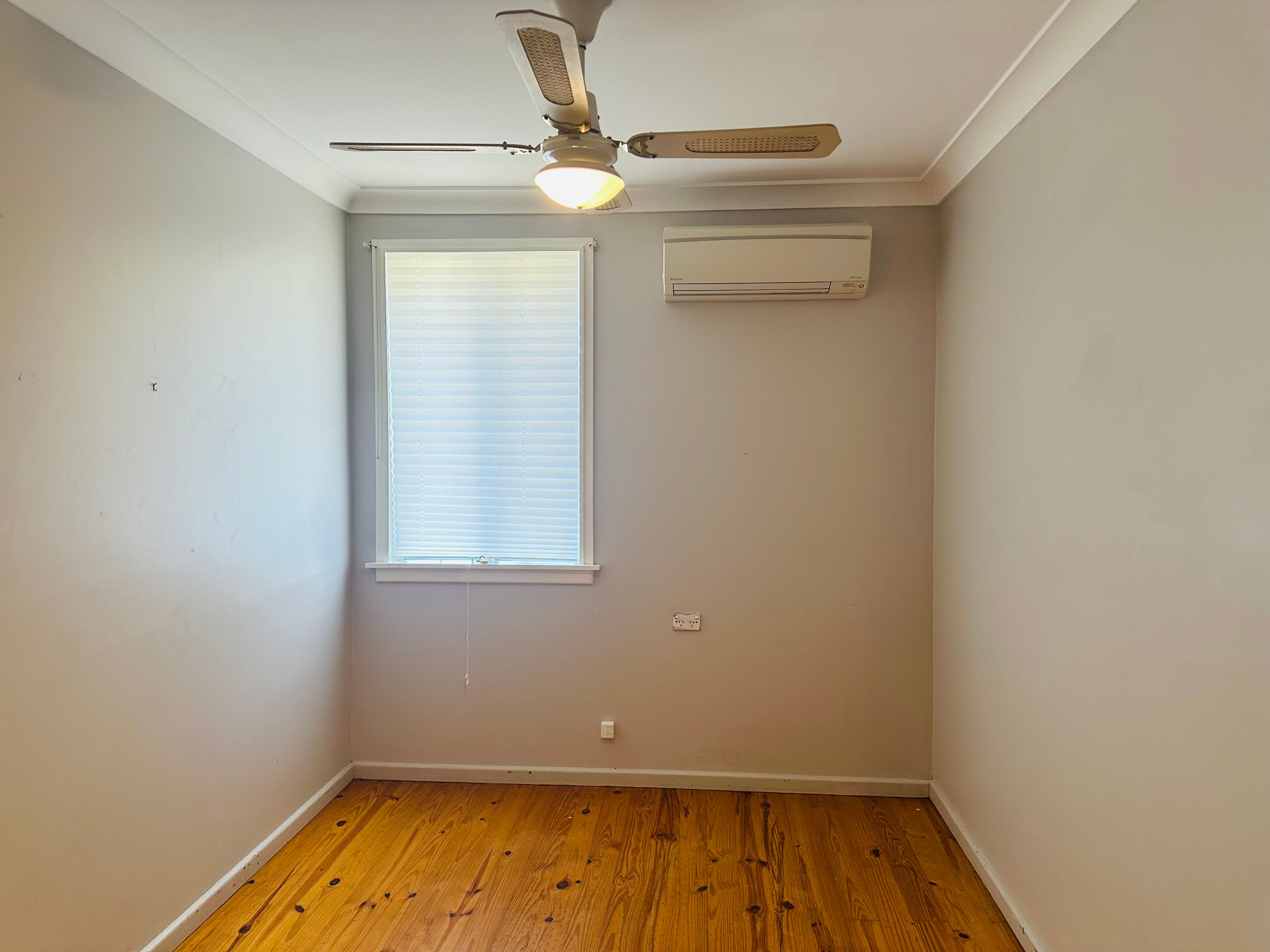 4 Churchill Crescent — photo 5 of 12