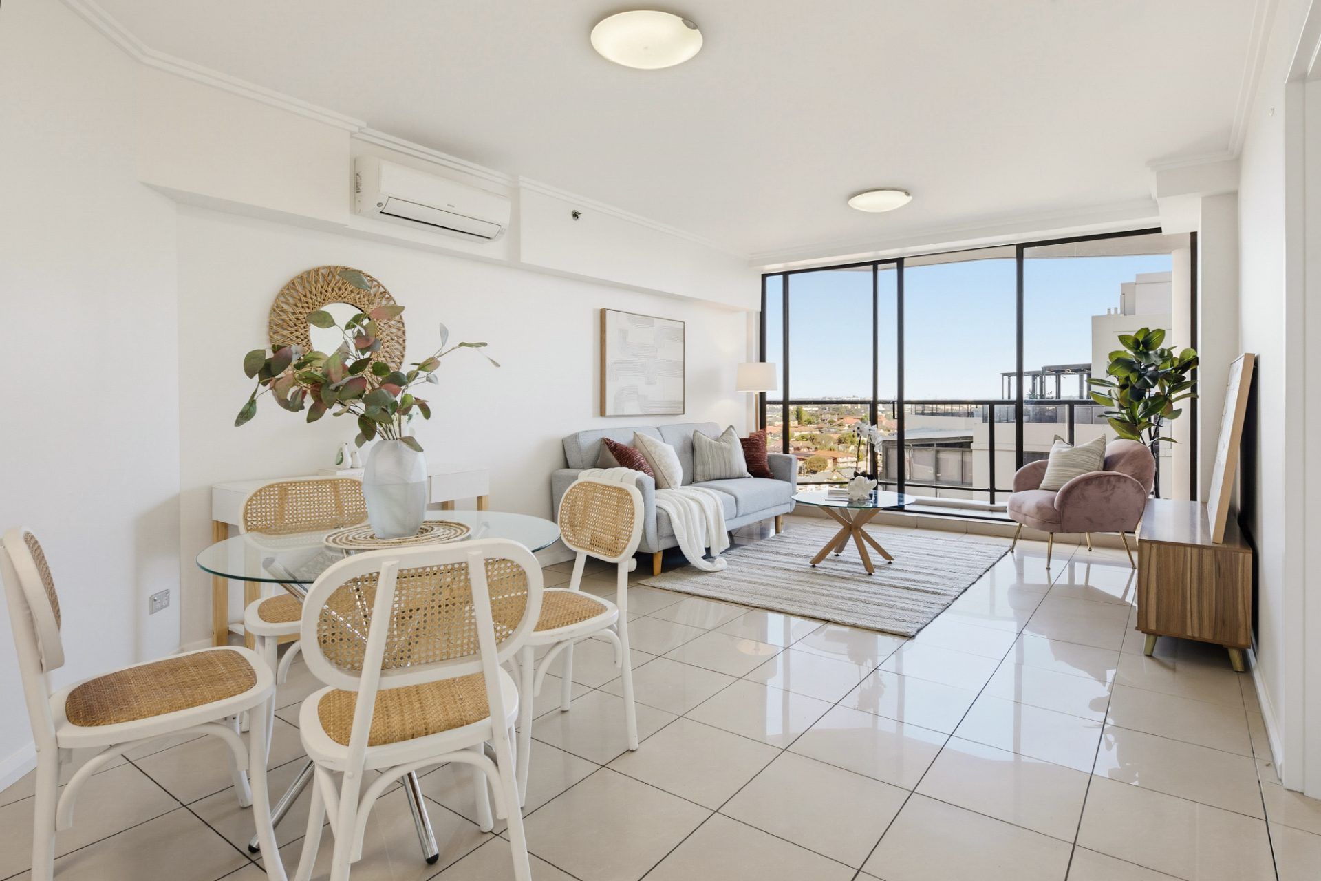 218/13-15 Hassall Street — photo 3 of 21