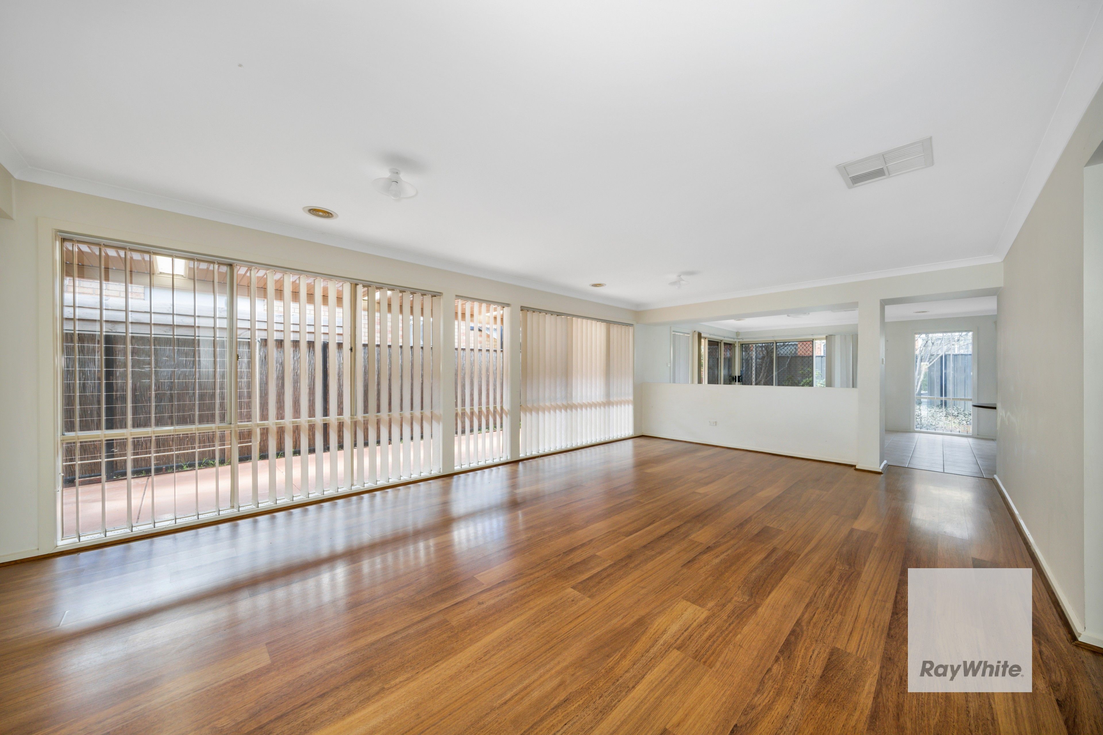 4 Gosford Gardens — photo 4 of 9