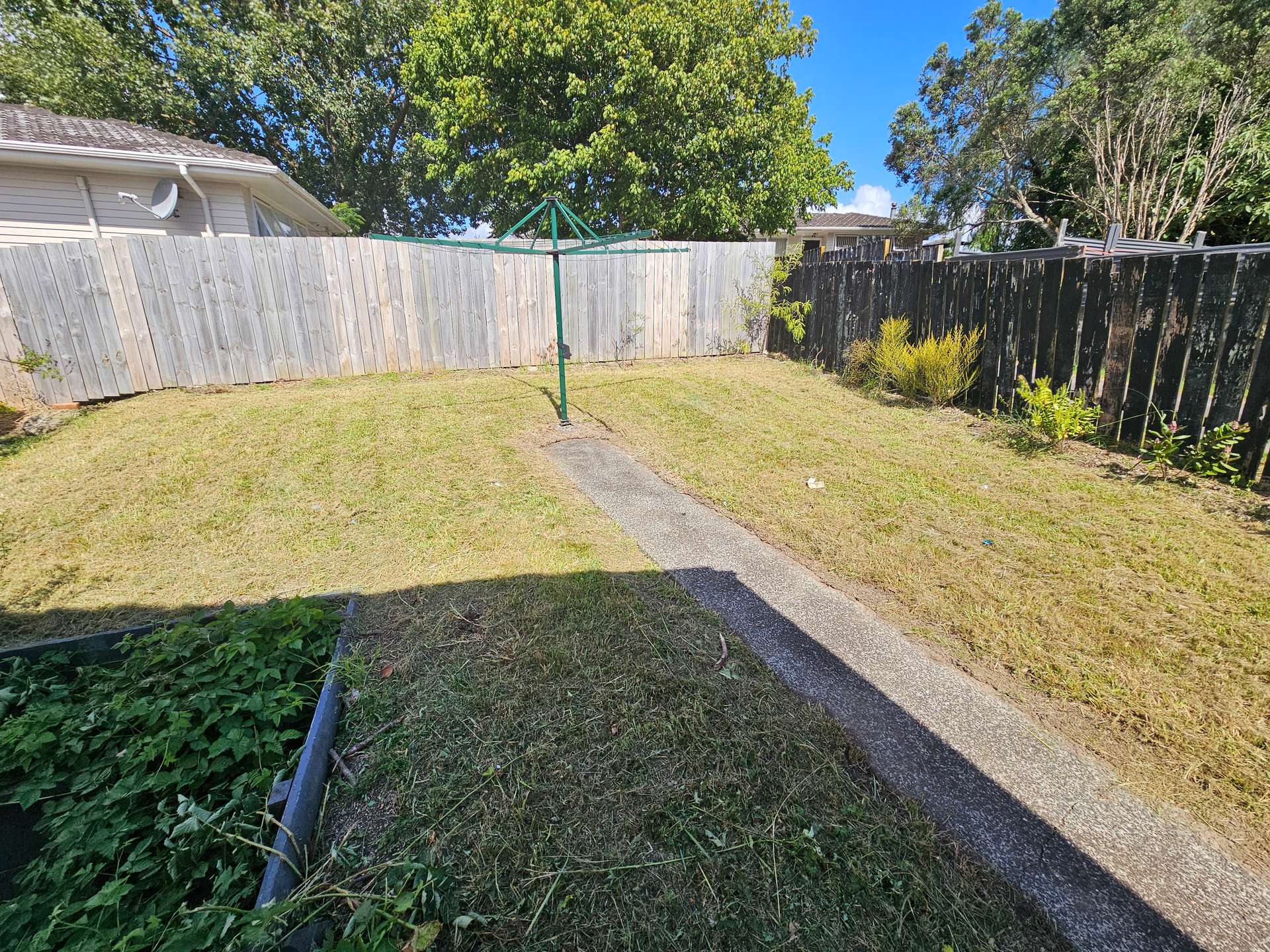 18 Hobart Crescent photo 1