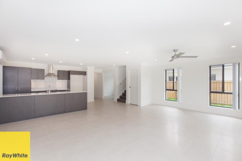 8 Waters Close, Hope Island, QLD 4212