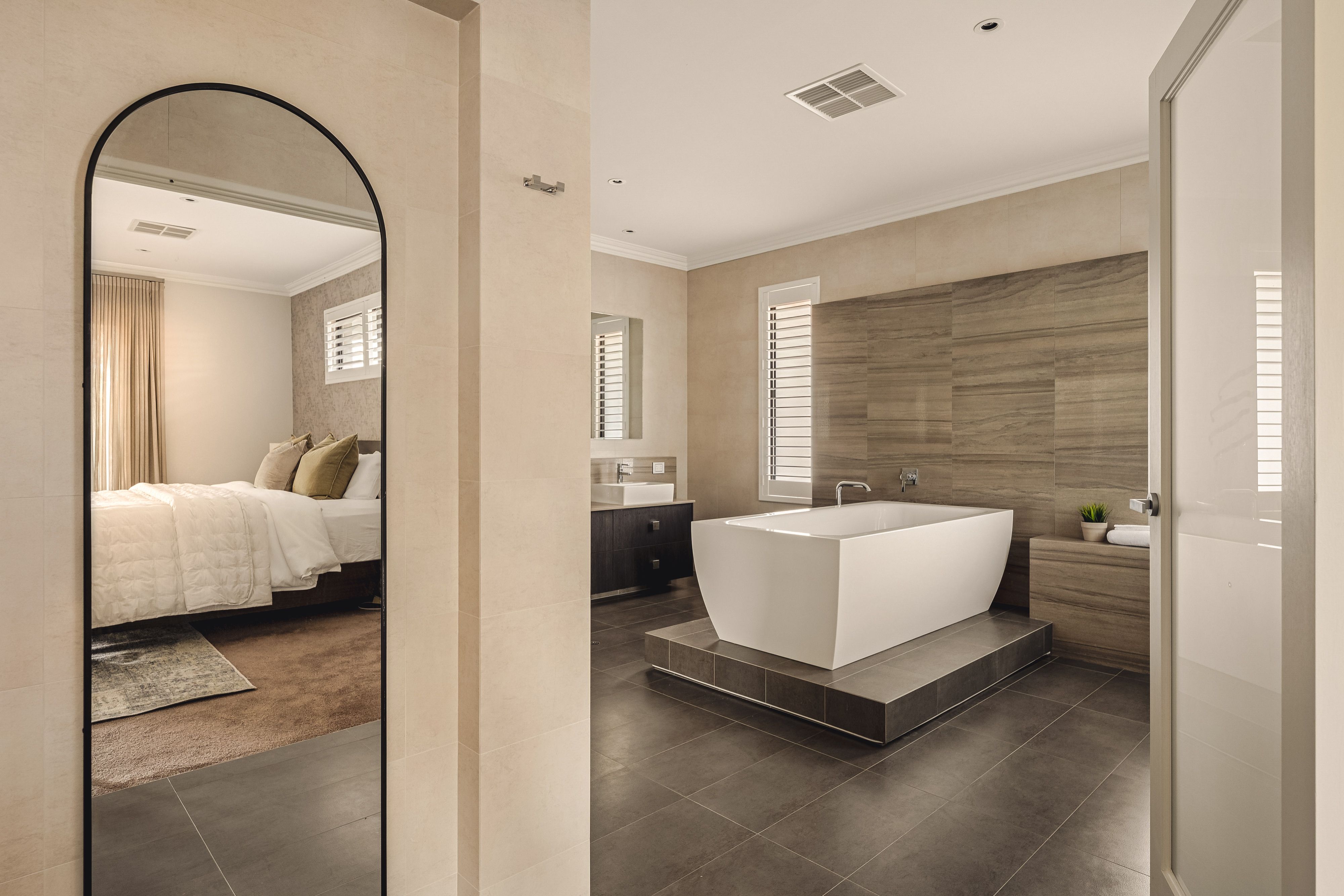 Riverside Luxury, Beautifully Bespoke! — photo 3 of 28