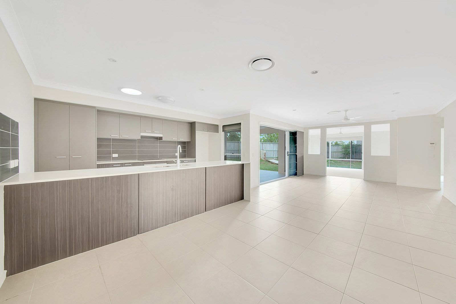 16 Carlsson Place, Kirkwood, QLD 4680