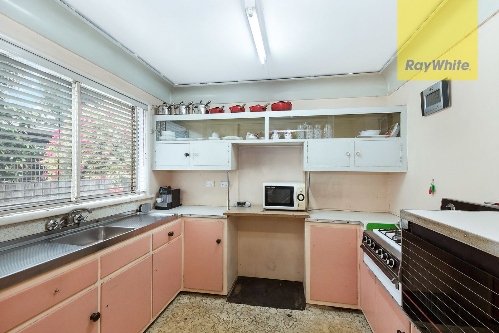 135 Victoria Road — photo 10 of 13