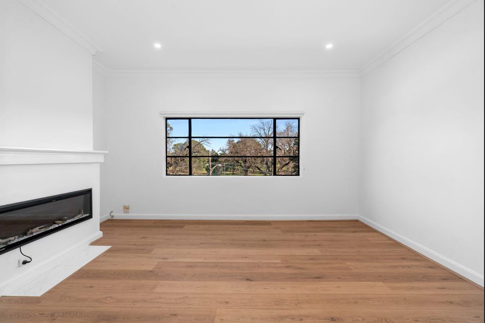 9/32 Queen Road — photo 3 of 11