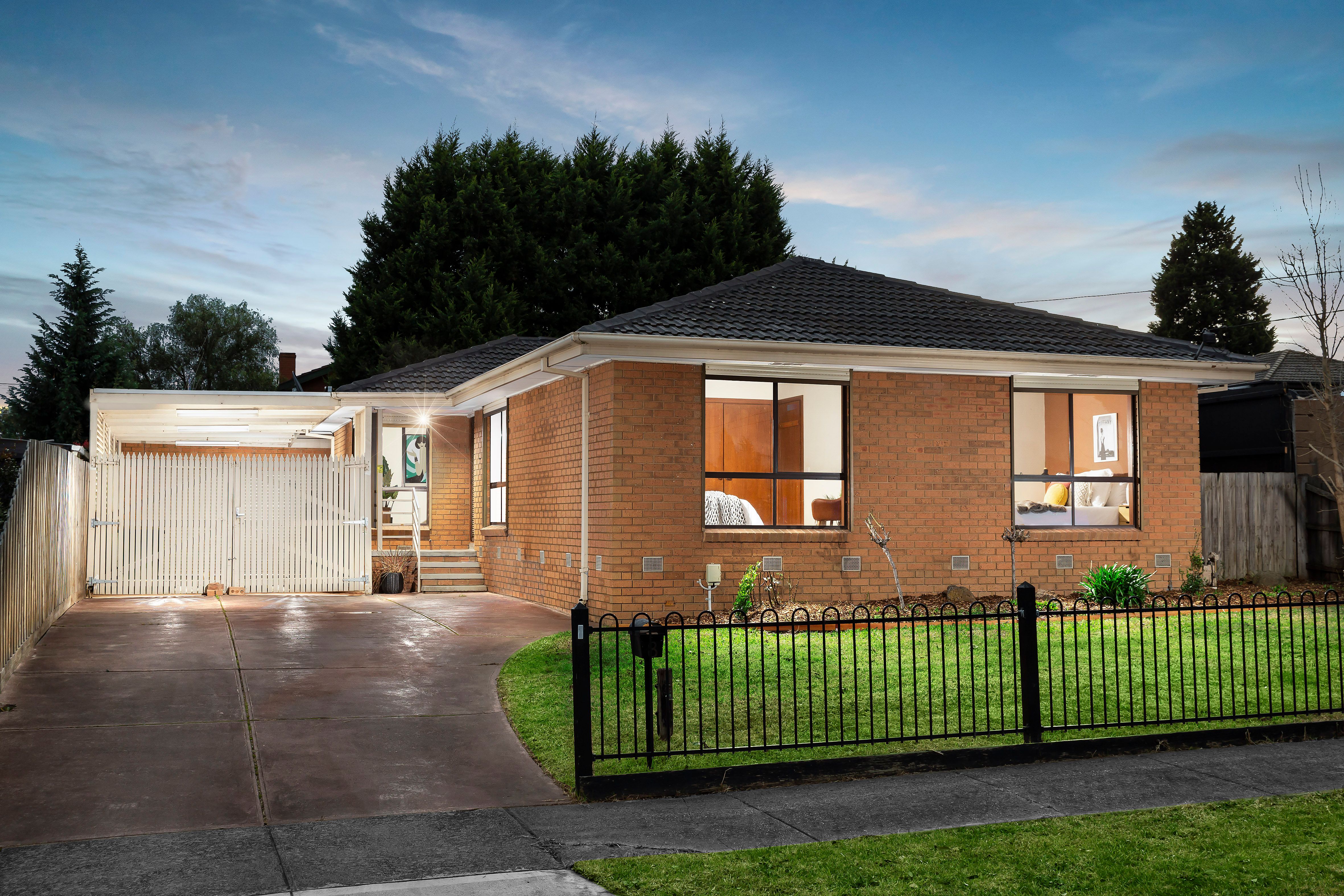 8 Essue Court, Mill Park VIC 3082