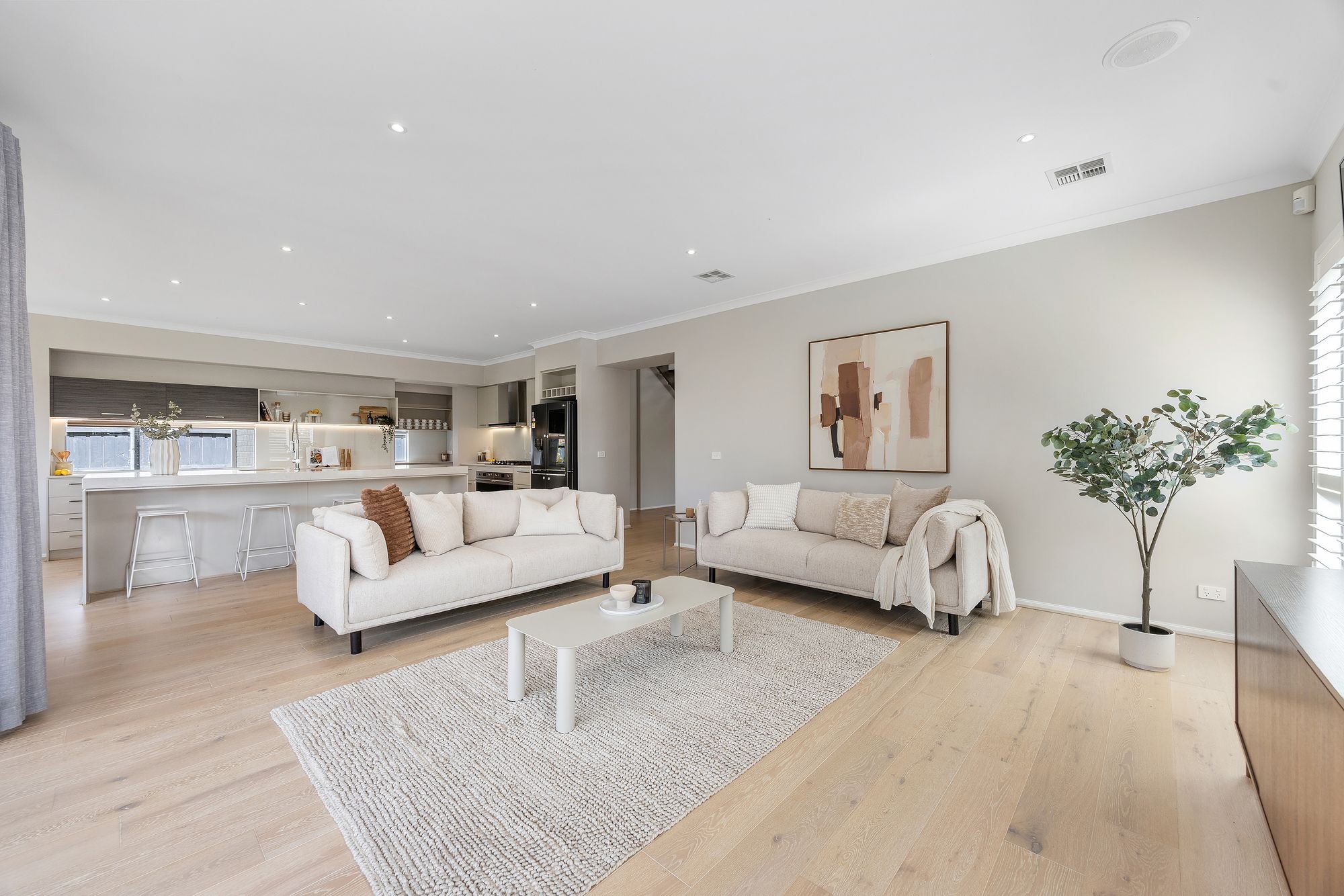 10 Bluebank Avenue, Clyde North, VIC 3978