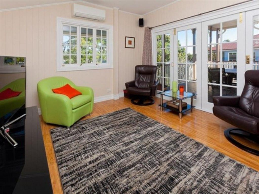 19 Framont Avenue, Holland Park, QLD 4121